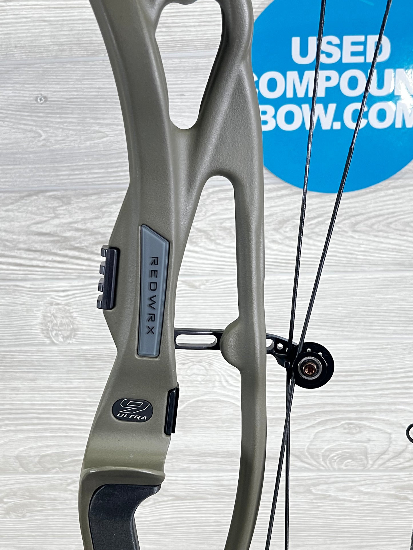 Used Hoyt RX-9 Ultra Right Handed 60-70# Wilderness 27.5/70