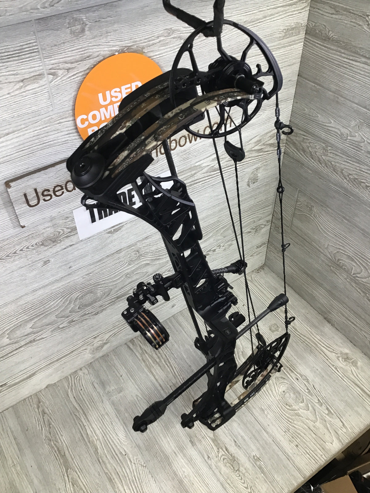 Used Mathews Lift X 29.5 Right Hand 29"/70# Black Riser/First Lite Limb Loaded pkg