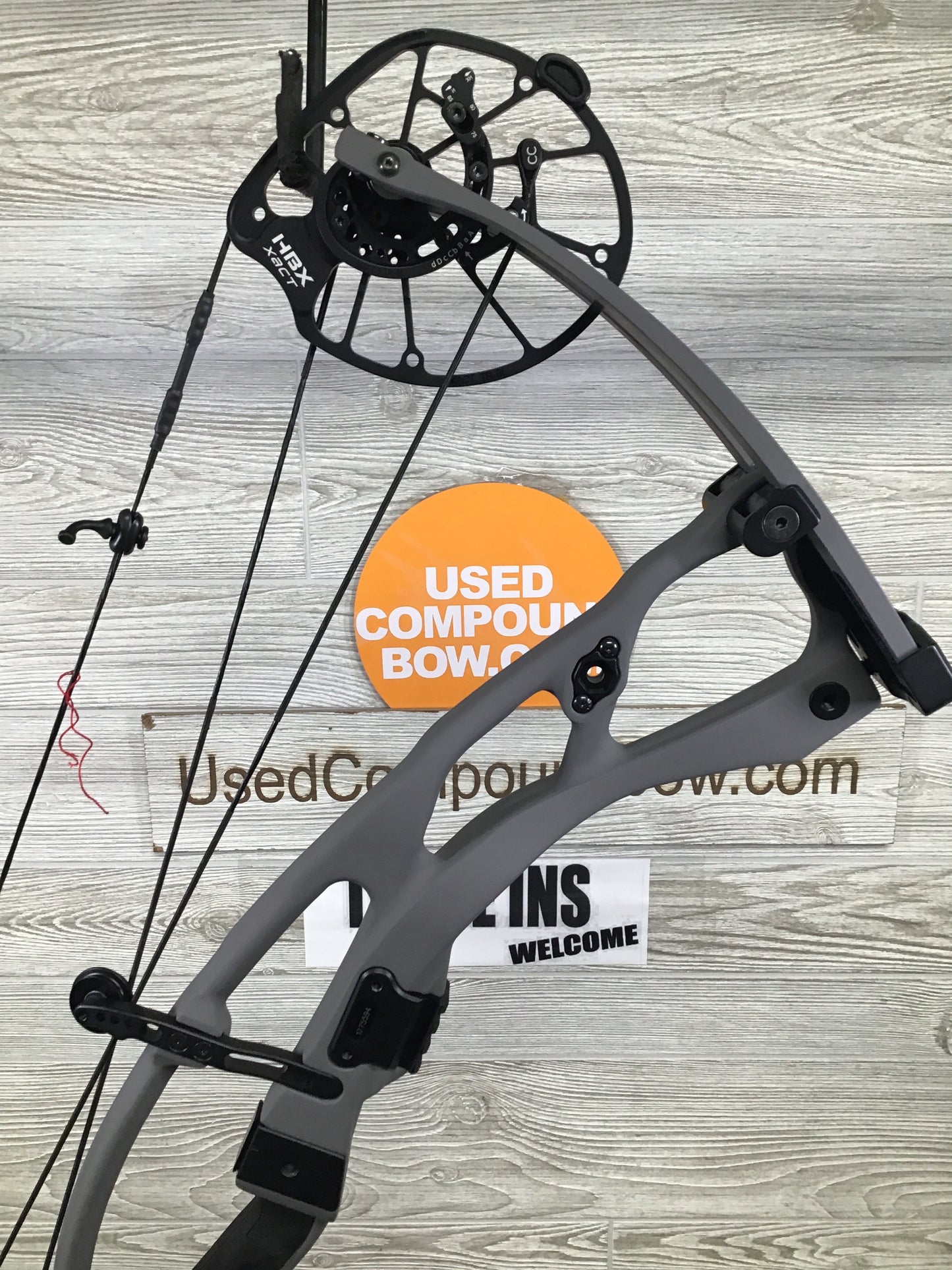 Hoyt RX-8 Right Hand 60-70# Tombstone 28.5-30"