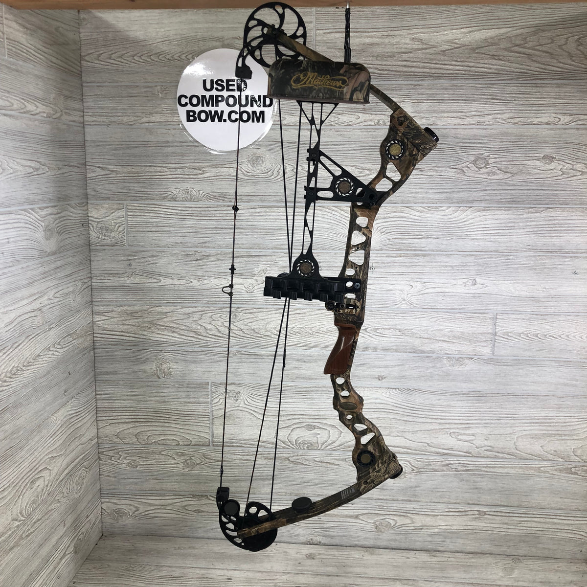 Used Mathews Legacy Right Handed 30" 70lb