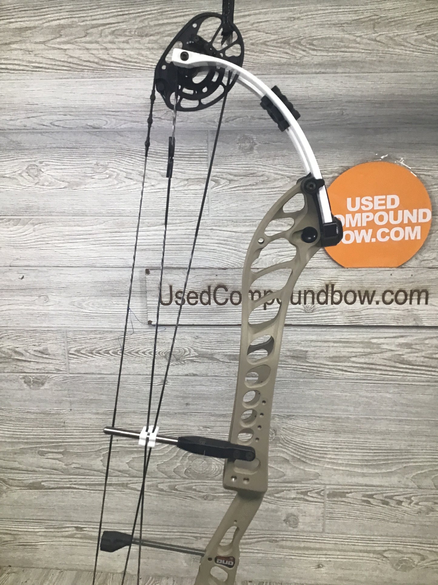 Used PSE Dominator DUO 38 50-60# Tan W/White Limbs