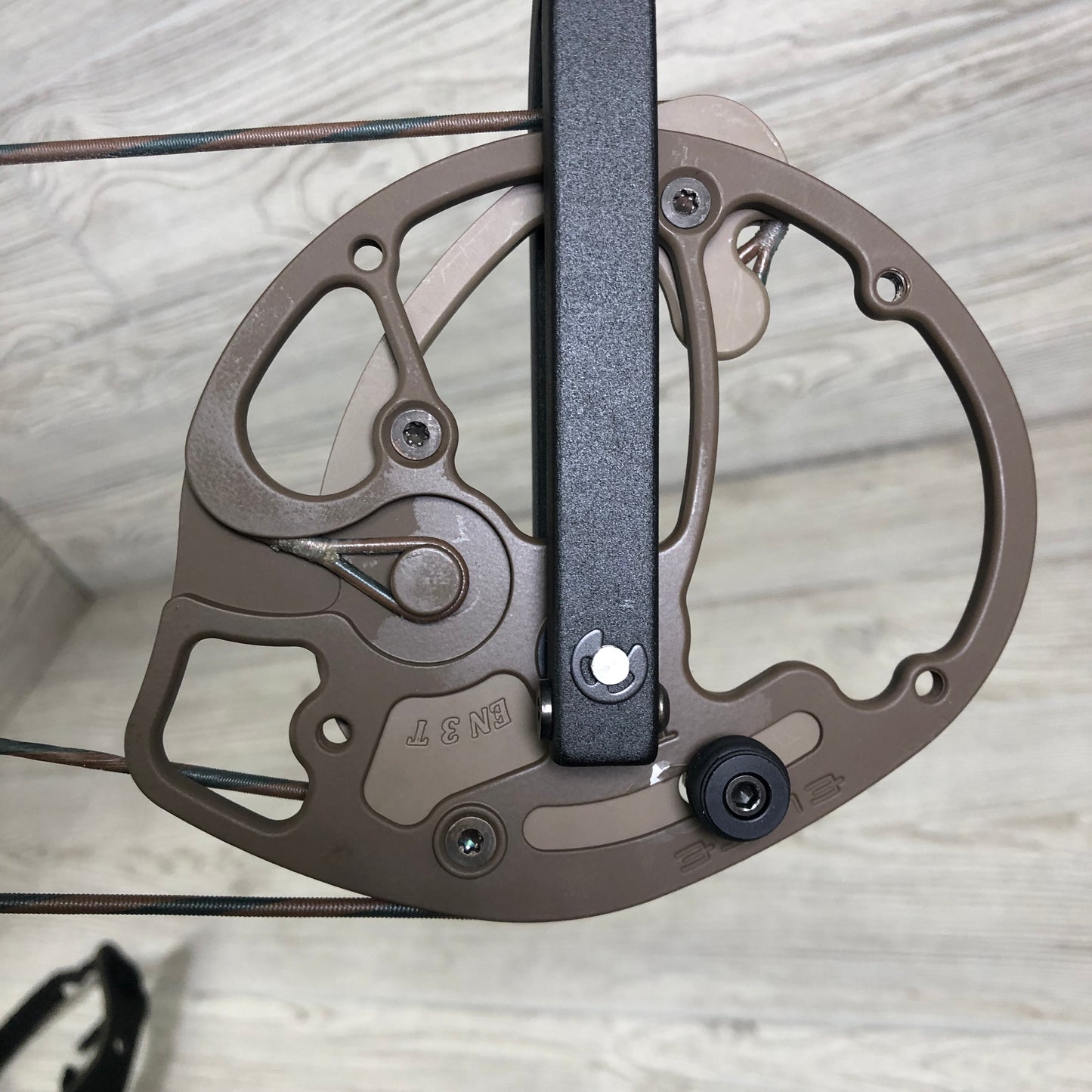 Elite Energy 32 60-70# Left Handed 2 tone bow package