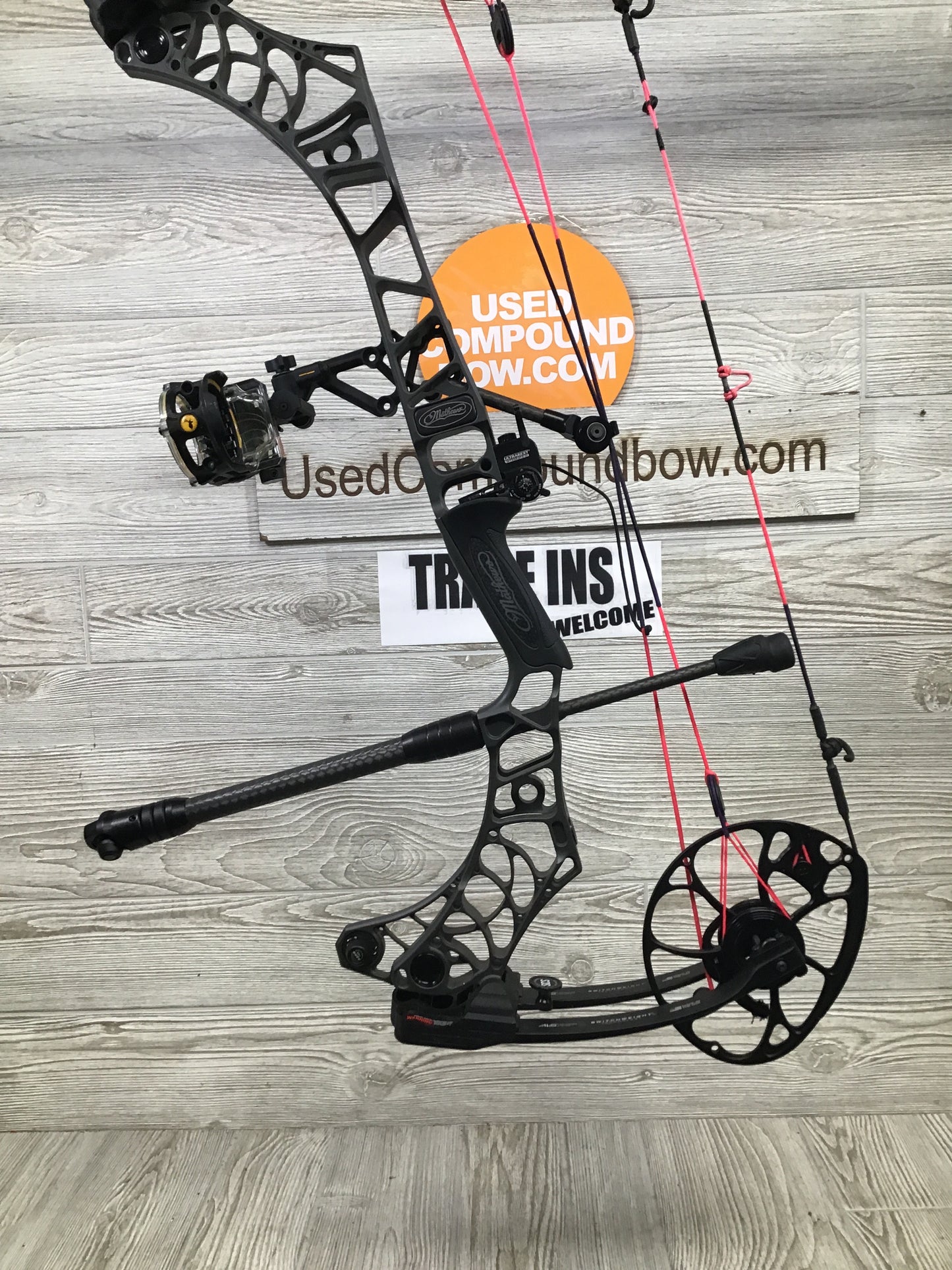 Used Mathews V3 27 Stone Package 27.5/70# right handed