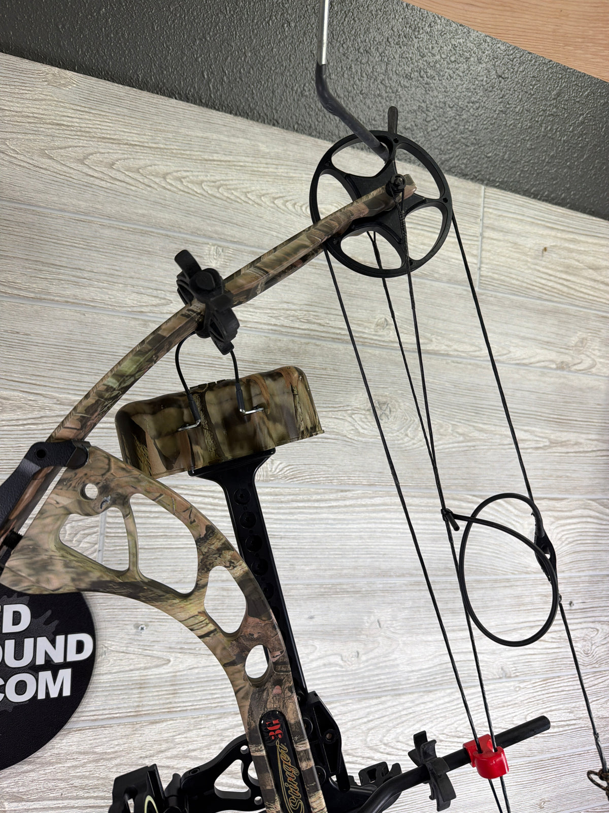 Used PSE Stinger 3G 29.5" 70lb Right Hand Bow Pkg