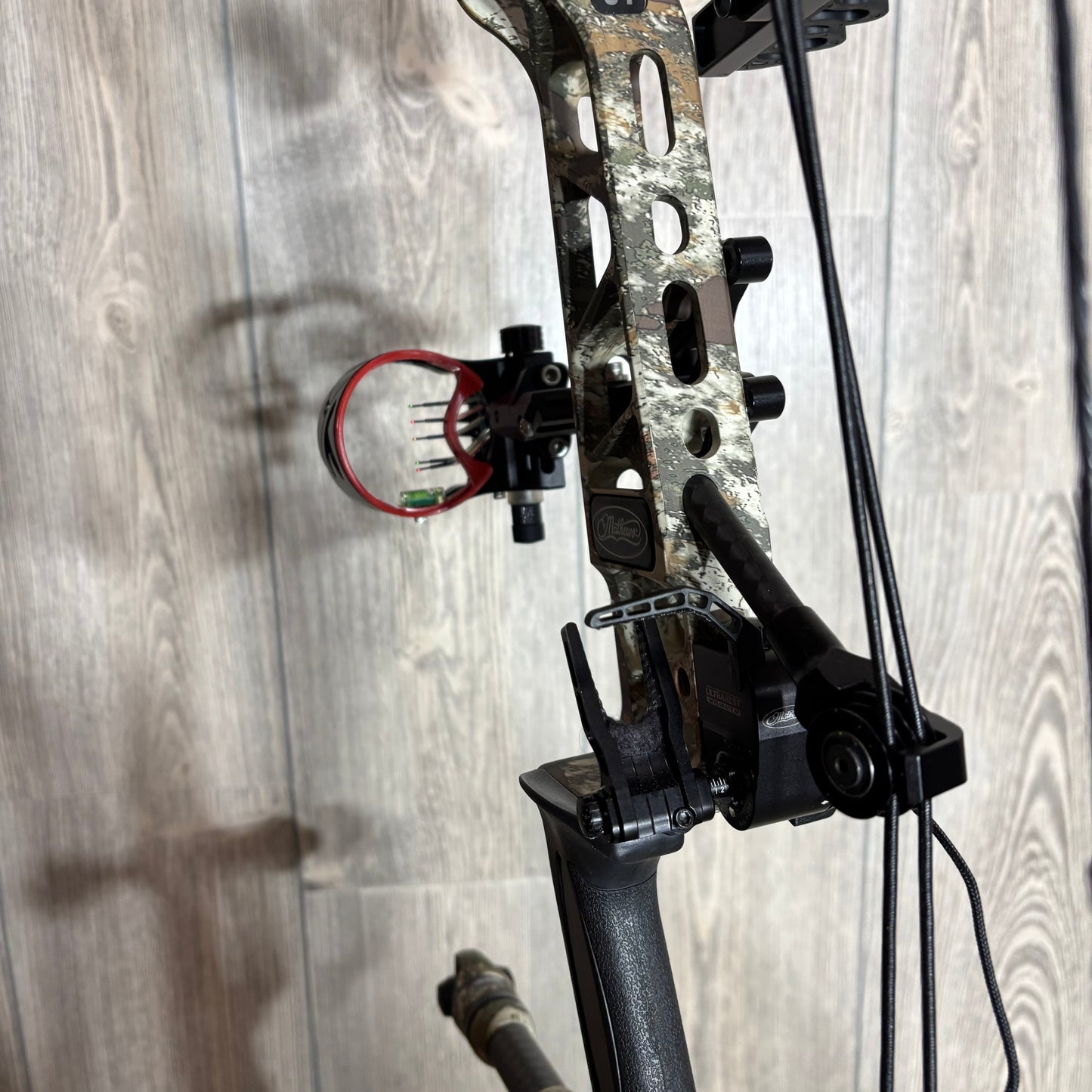 Used Mathews V3 31 Right Hand First Lite Package