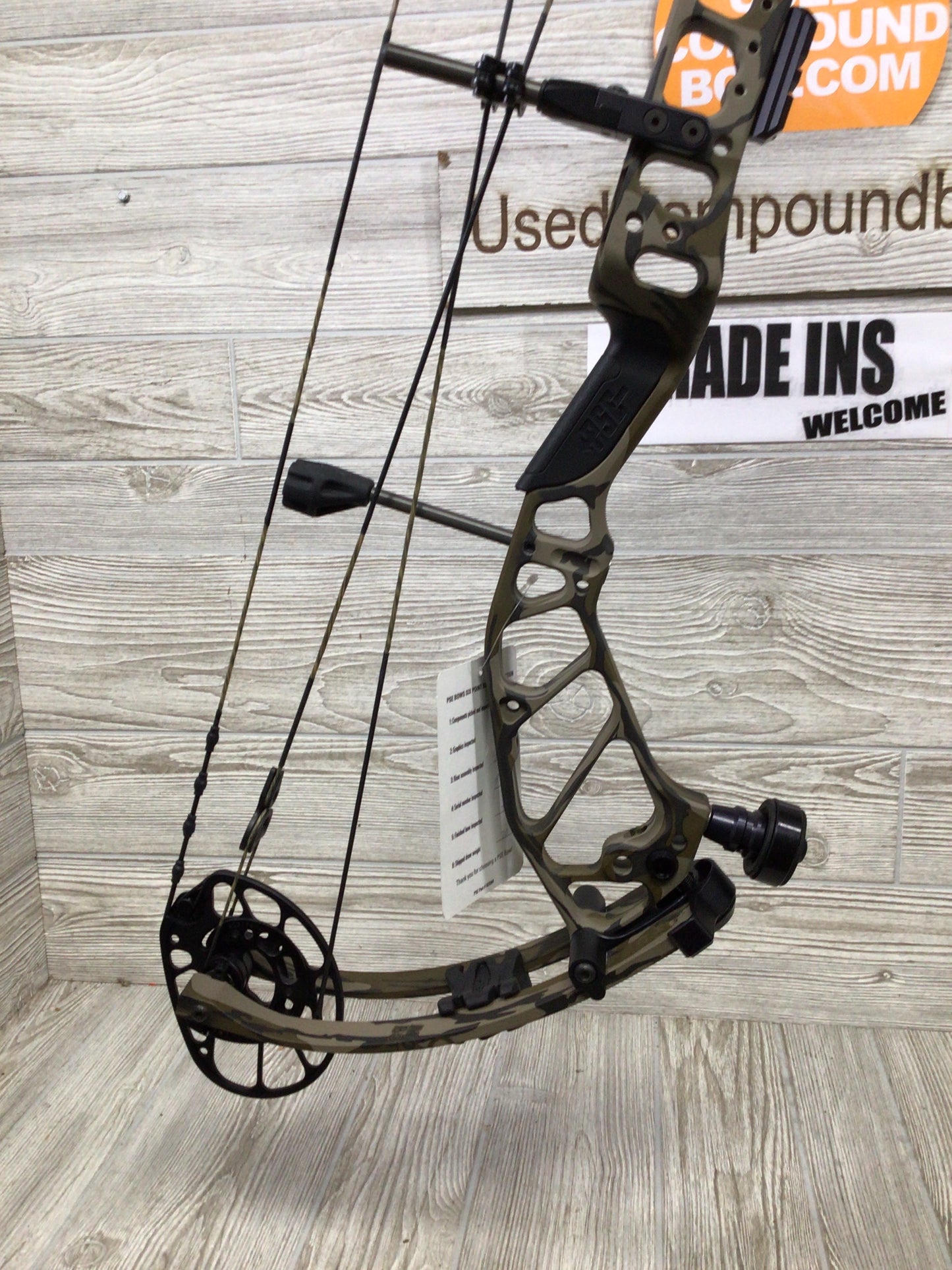 PSE OMEN S2 CAM 60-70# 24.5-28.5 Mossy Oak Bottomlands