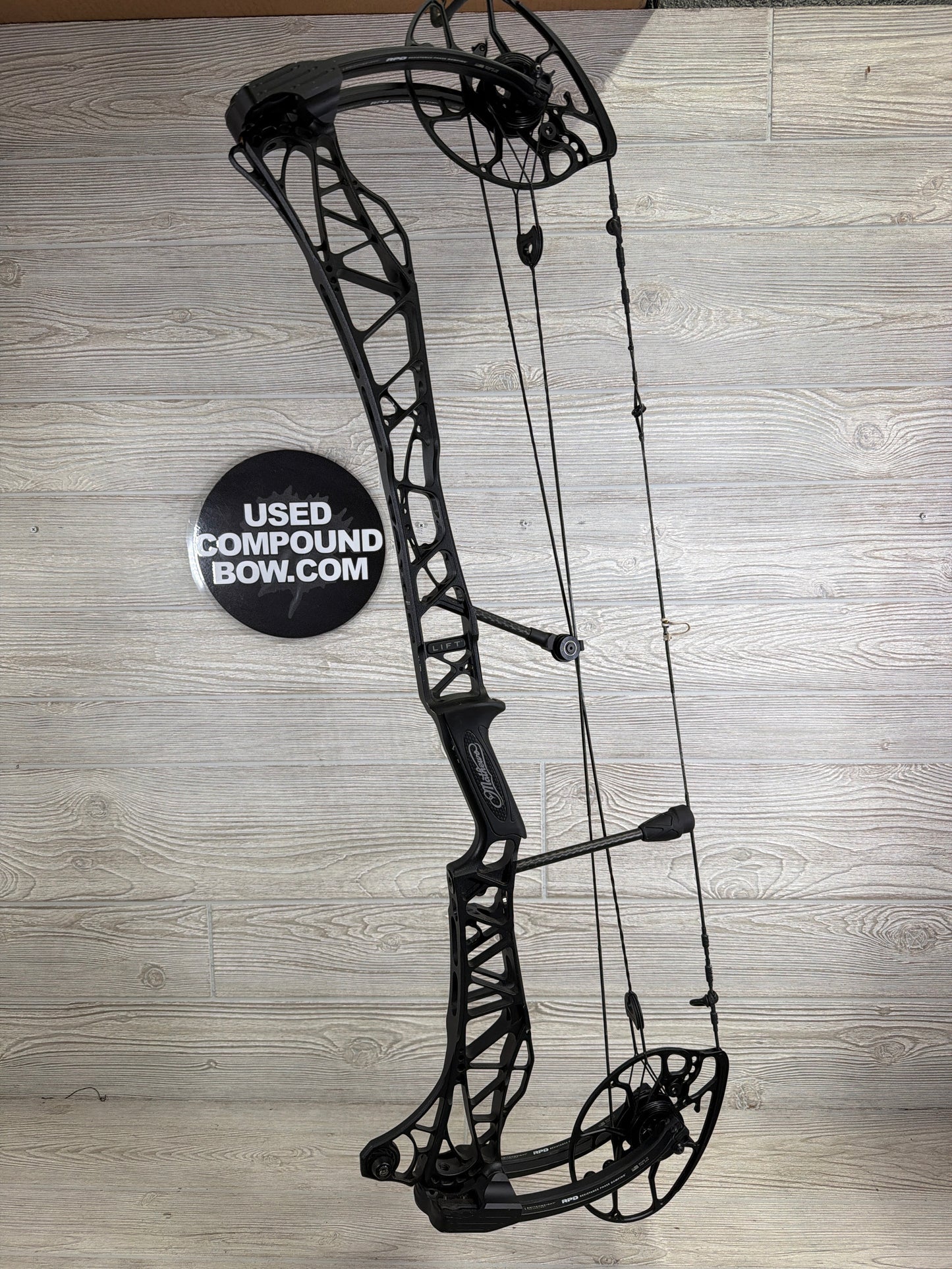 Used Mathews Lift 33 Black Right Hand 31" 70LB
