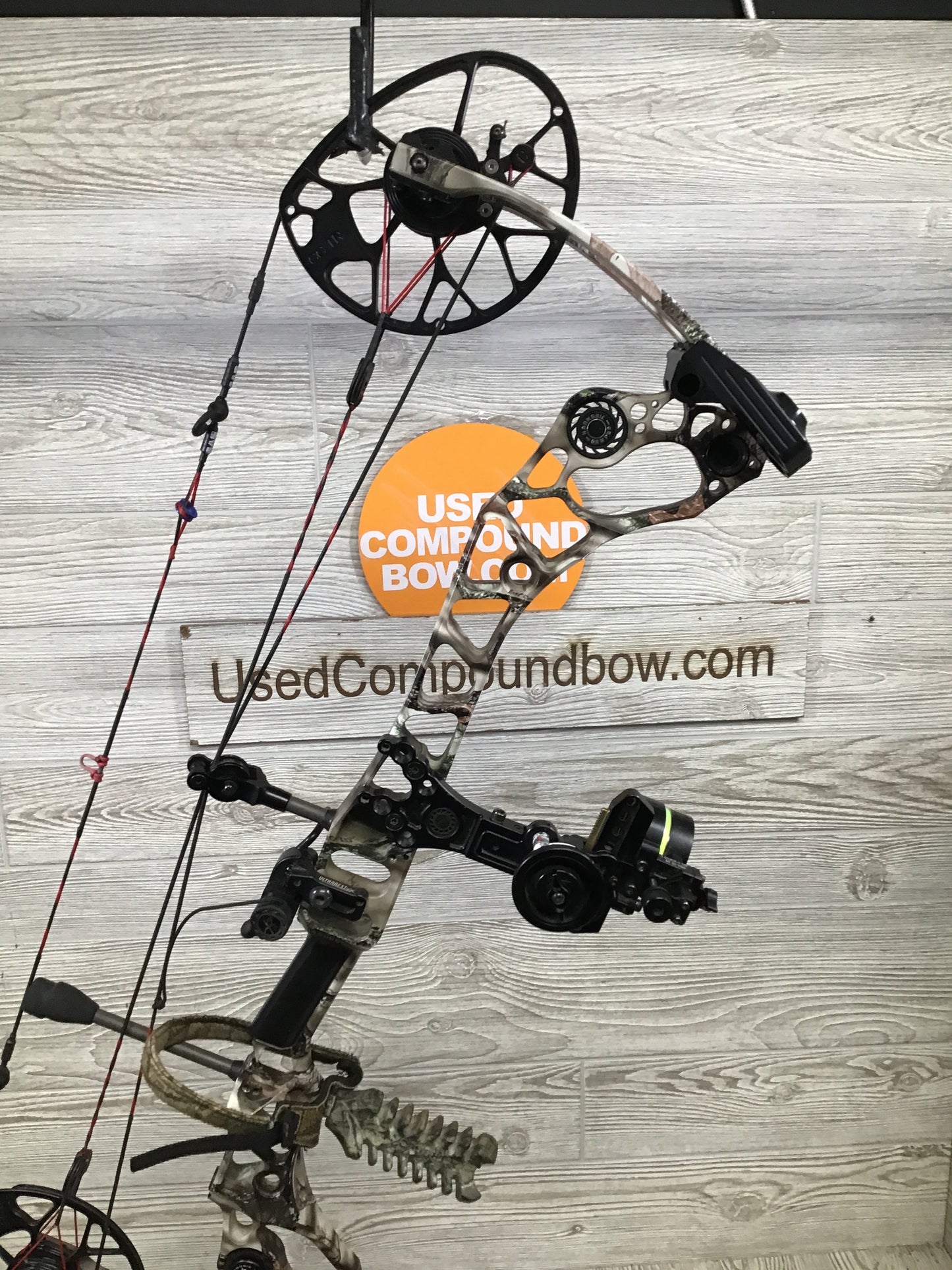 Used Mathews Halon 6 package Right Handed 30"/70 Package