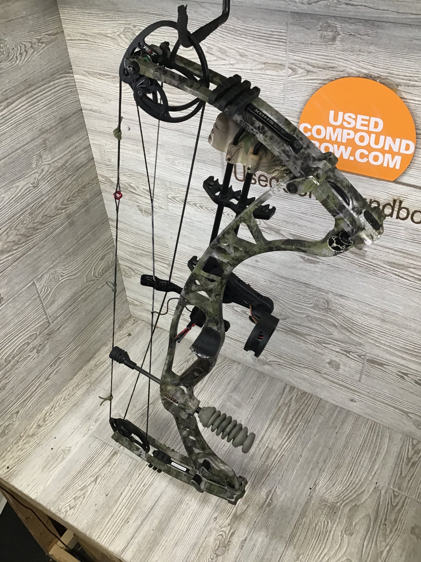 Used Hoyt Spyder 34 Left Handed 60-70# 31" Package