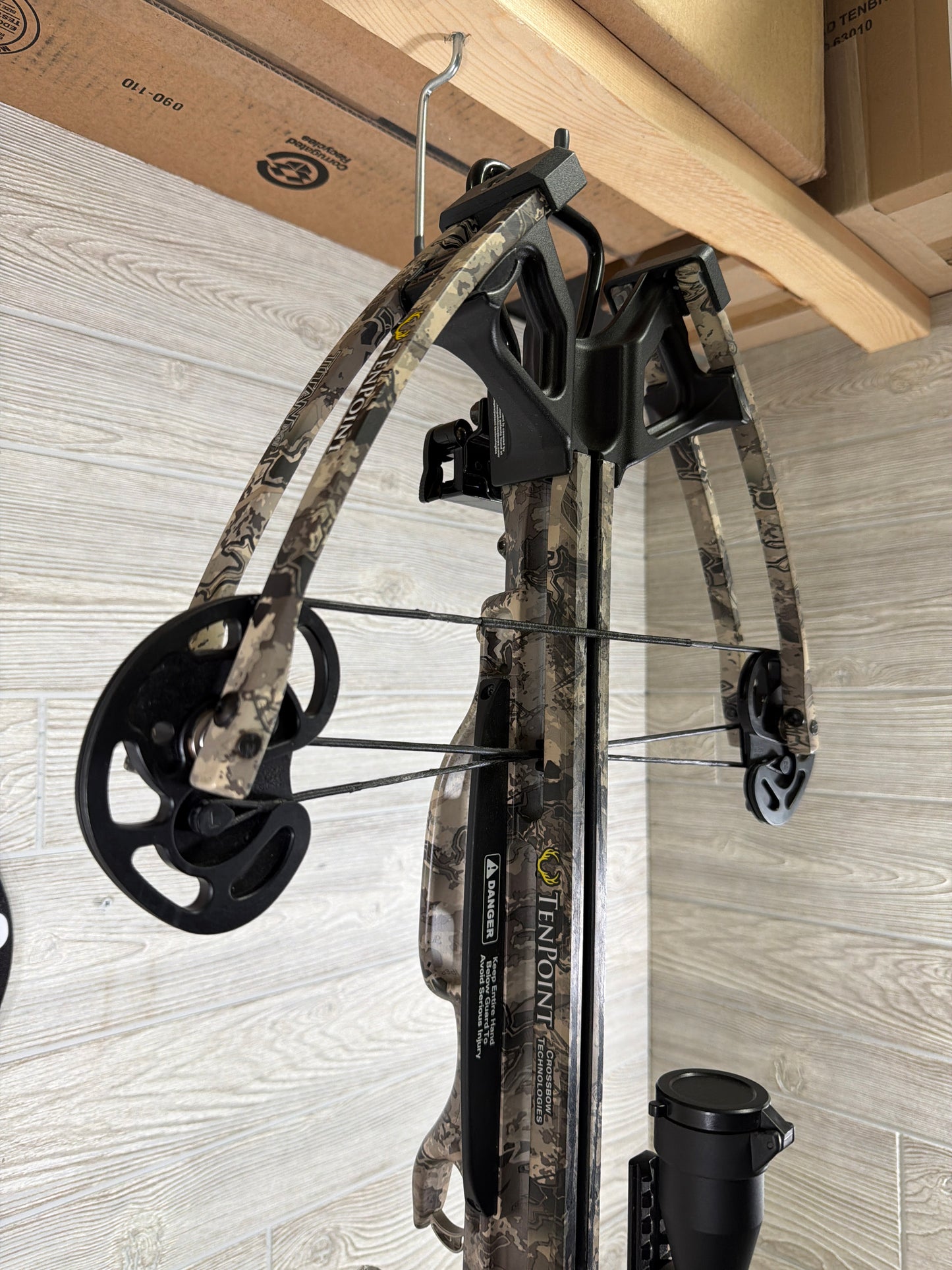 Tenpoint Titan M1 Crossbow Package