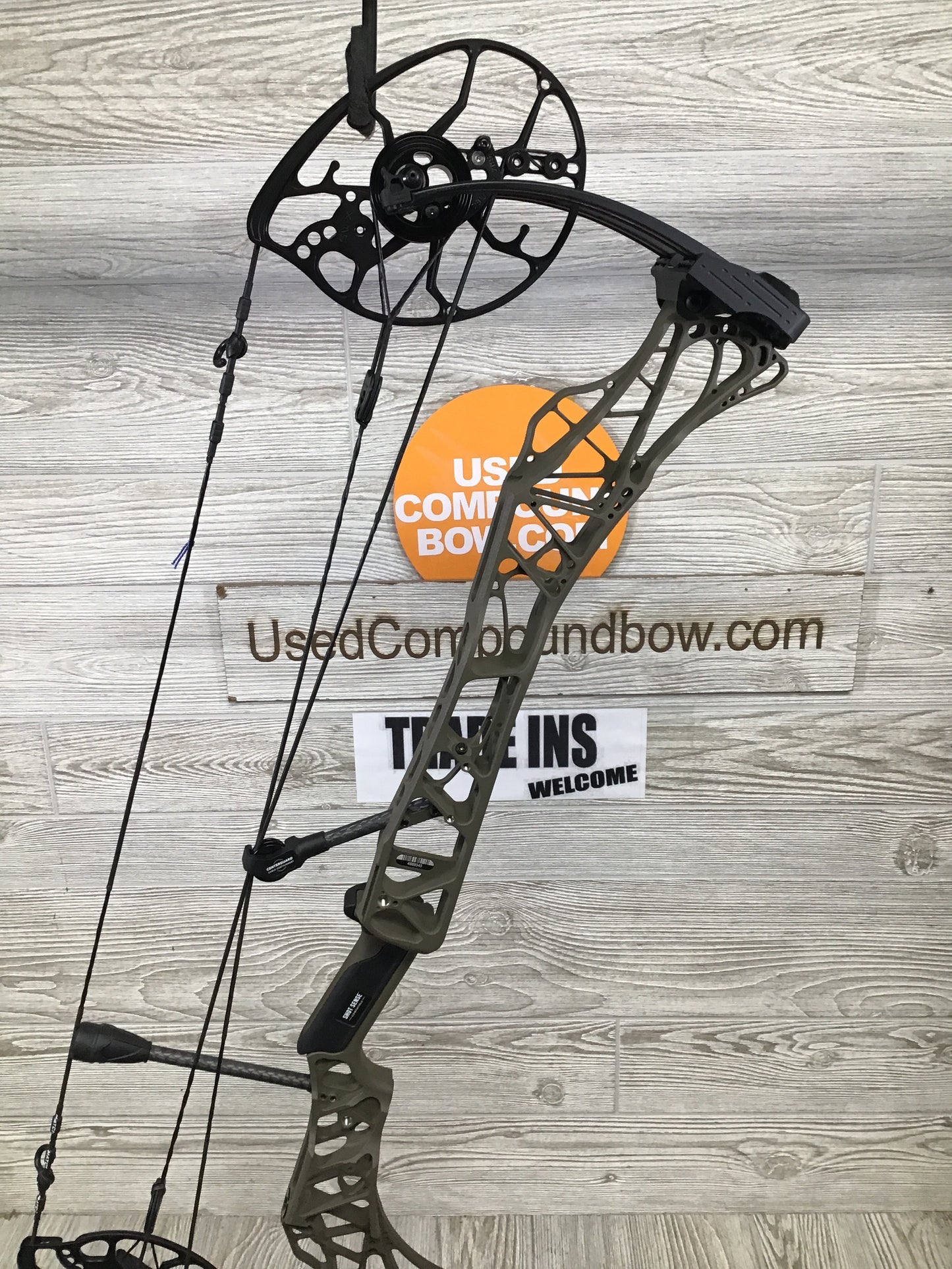 Used Mathews Lift X 29.5 Right Hand Ambush Green Riser/ Black limbs 30/60#