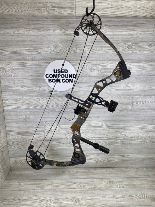 Mathews Outback 29" 70lb Right Handed Bow package
