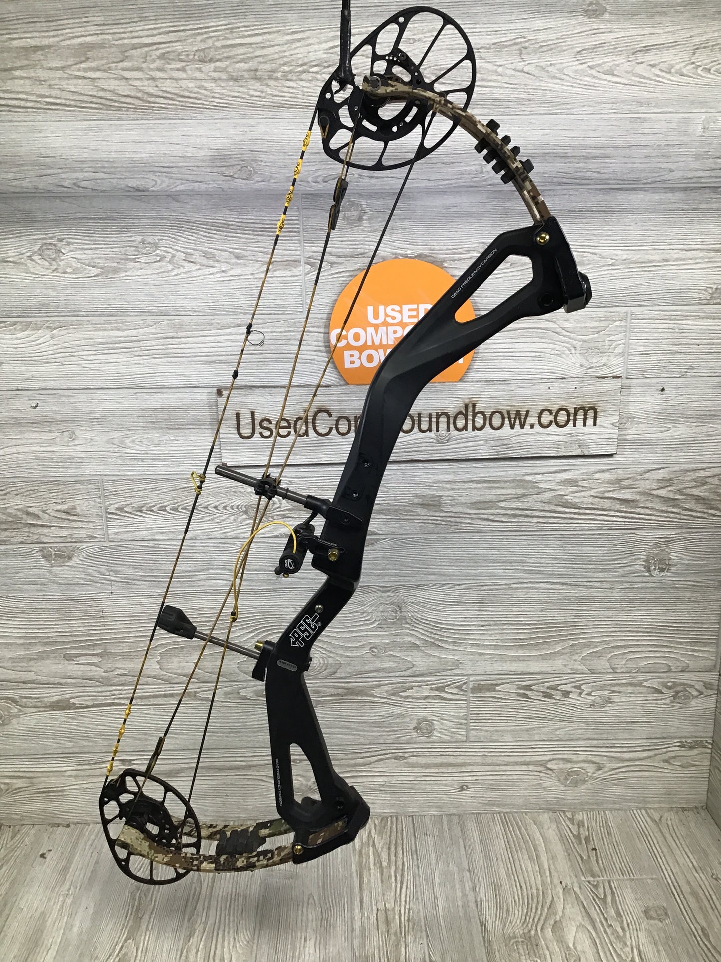 PSE Carbon Levitate Right Hand E2 Cam Black Riser/Subalpine limbs 60-70#