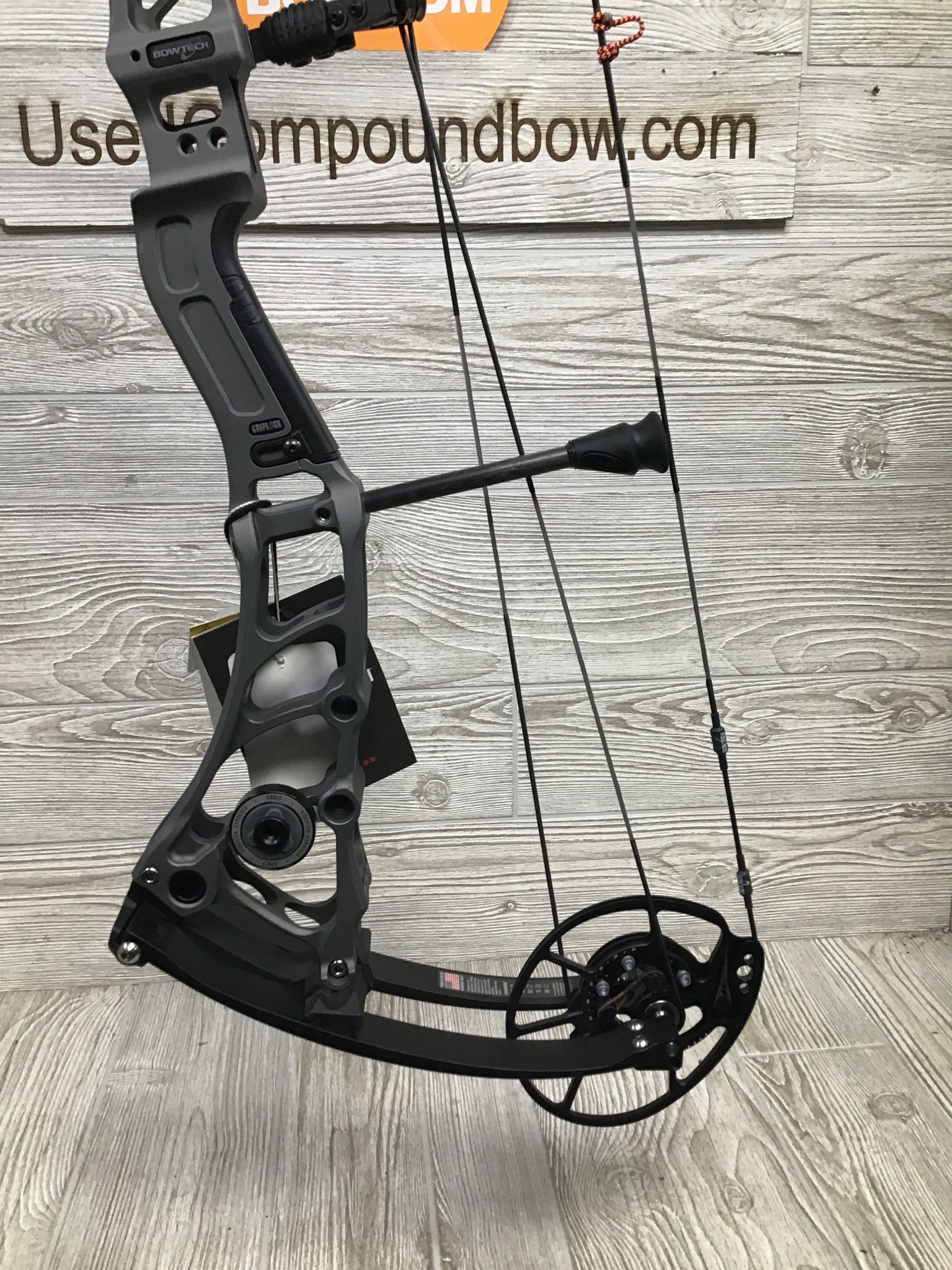 Used Bowtech Virtue RH Tac Grey 60-70#