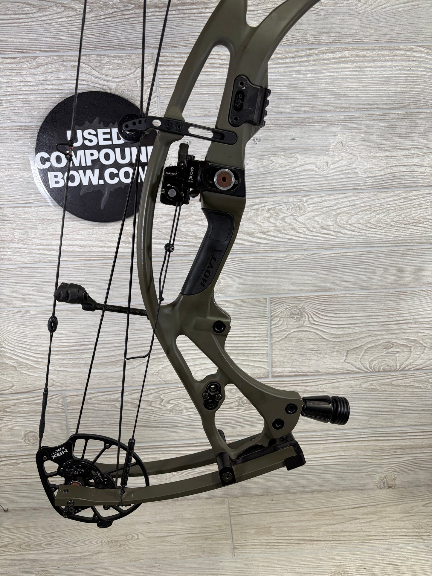 Hoyt RX-8 RH Wilderness 70lbs 25-28"
