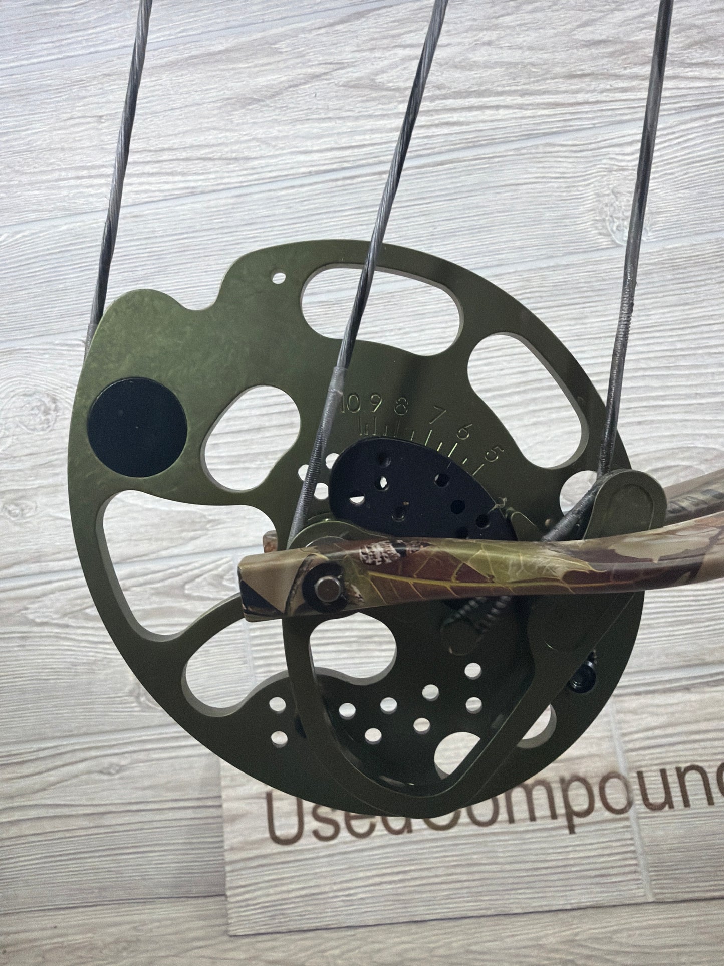 Used Bear Encounter 28" 70lb Right Hand Camo Bow PKG