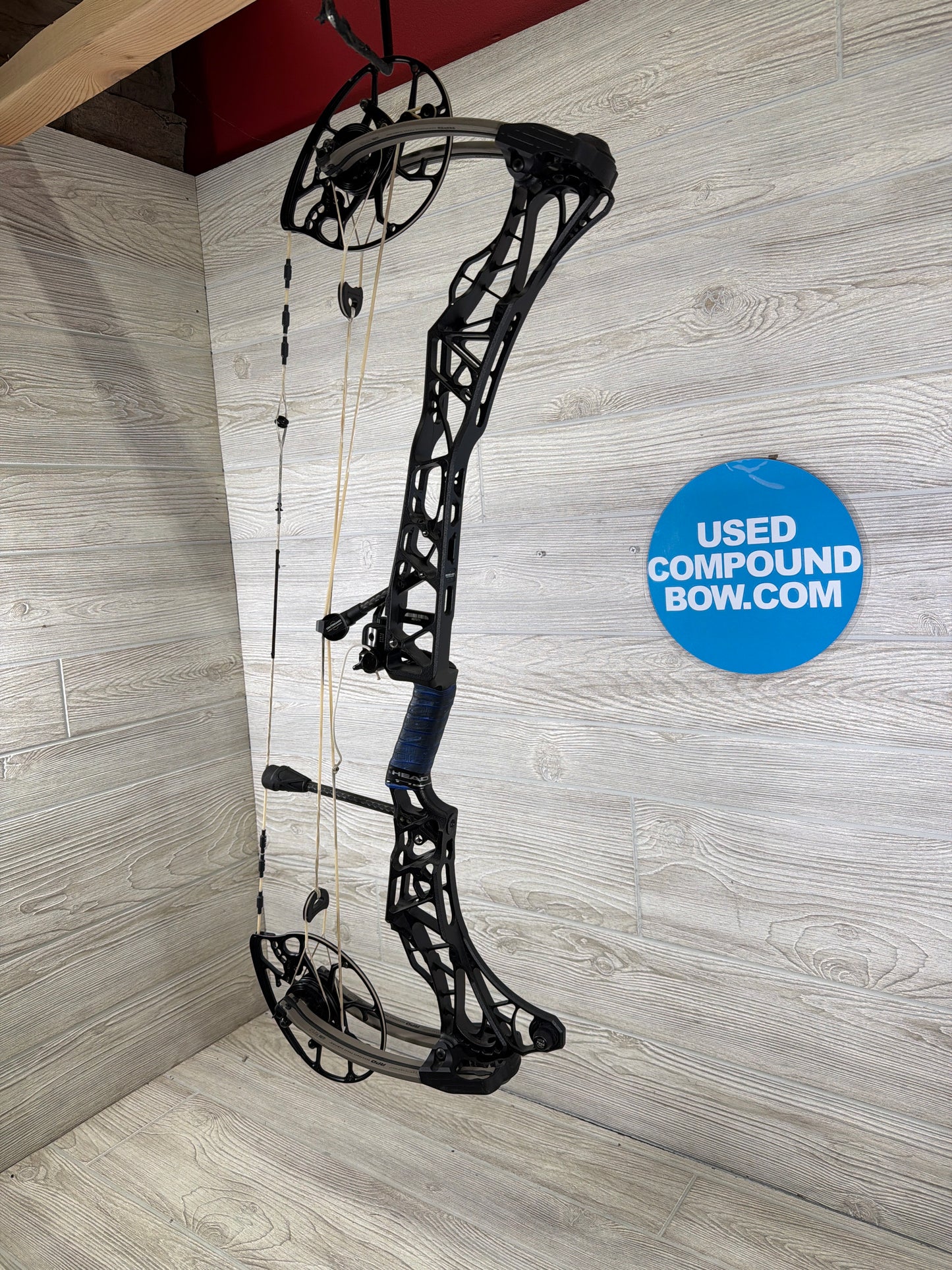 Used Mathews LIFT 29.5 28.5" 60lb Black Riser/Granite Limbs Right Hand Bow w/ Mathews IMX Rest