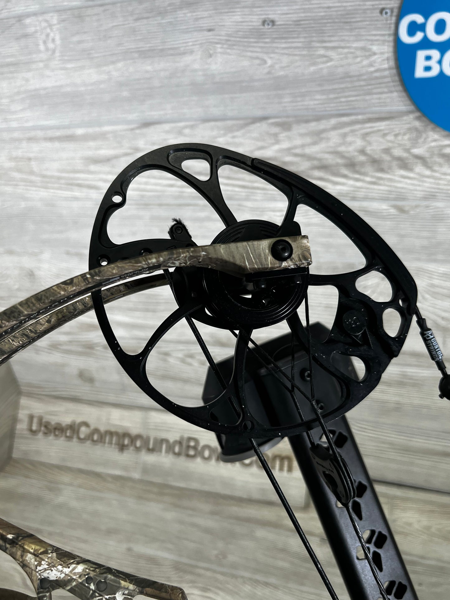 Used Mathews V3 31 Right Hand Realtree Camo