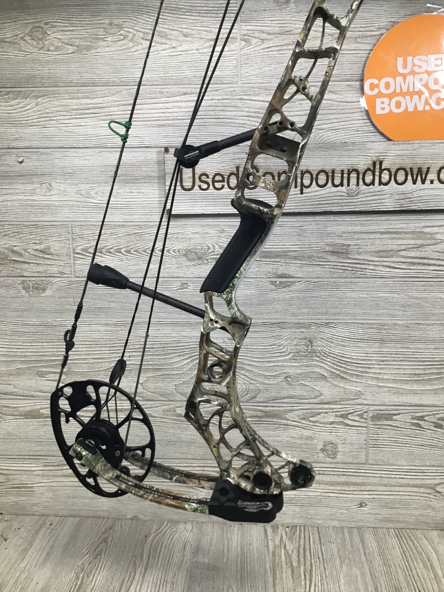 Used Mathews V3X 29 Right Handed Realtree Edge