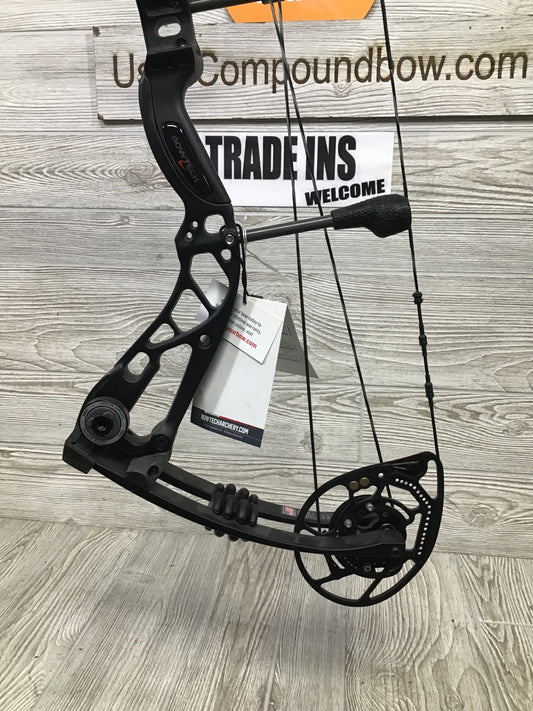 Bowtech Amplify Right Handed 21"-30" 8-70# Black