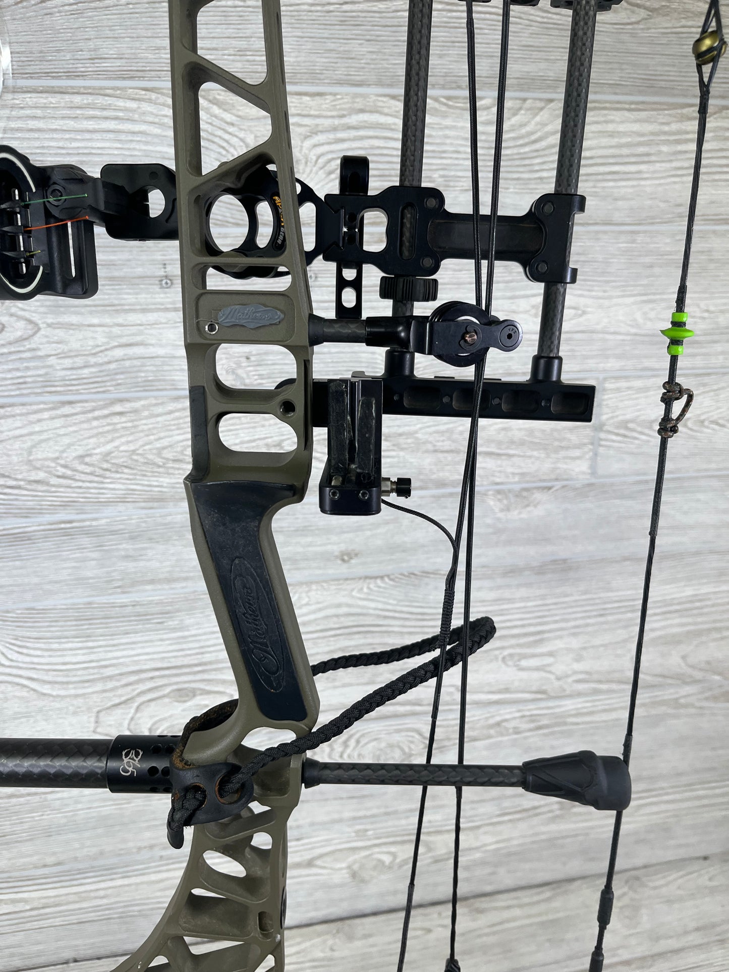 Used Mathews VXR 31.5 Green Ambush Right Handed Package LOADED