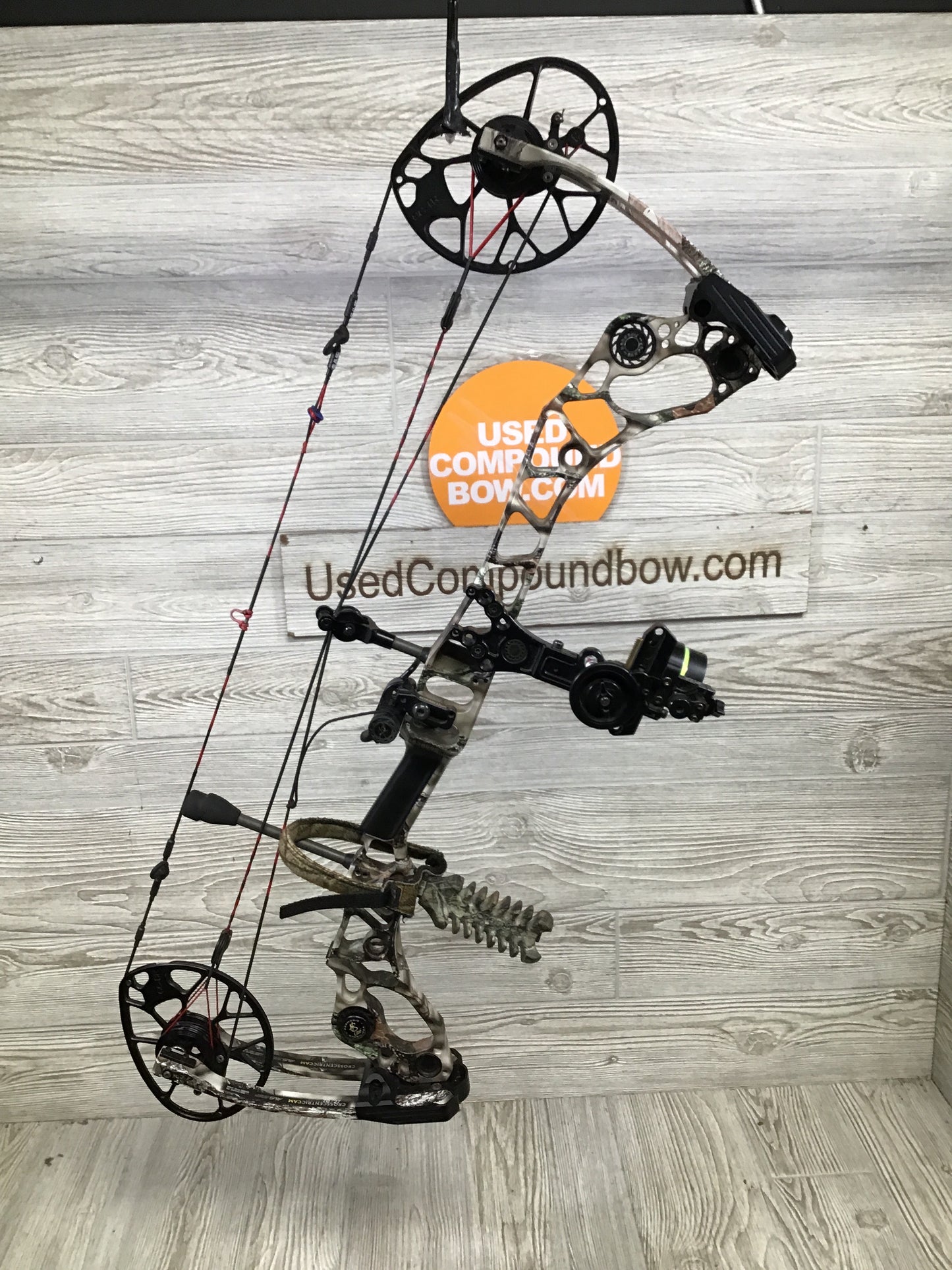 Used Mathews Halon 6 package Right Handed 30"/70 Package