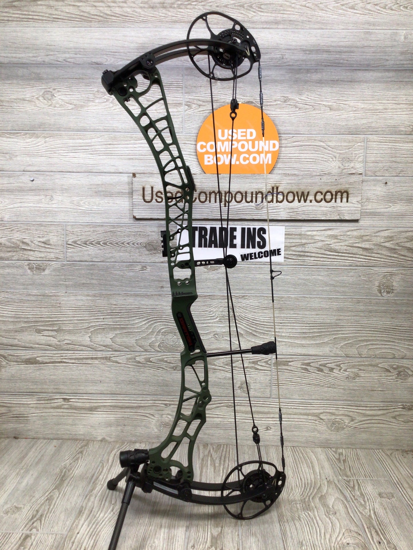 Used Darton Tritech 33 Right Handed Forrest Green W/ Limb Legs
