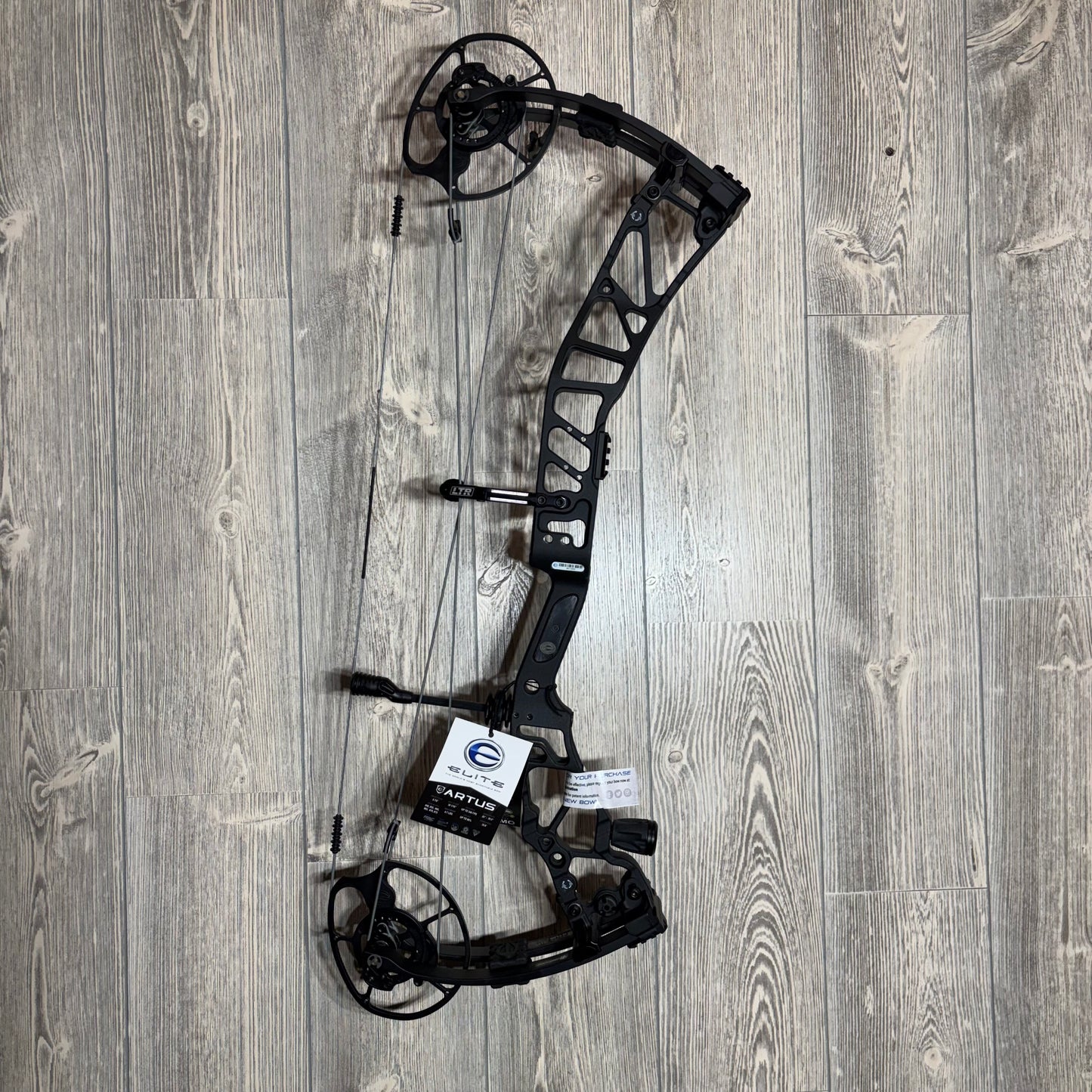 Elite Artus Right Hand Black 60-70# Bow