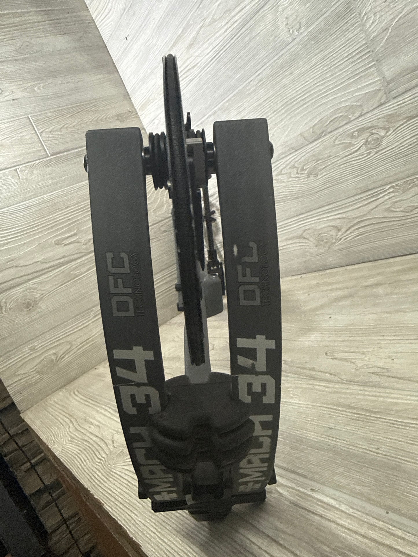 Used PSE Mach 34 E2 cam 60-70 lbs right hand charcoal