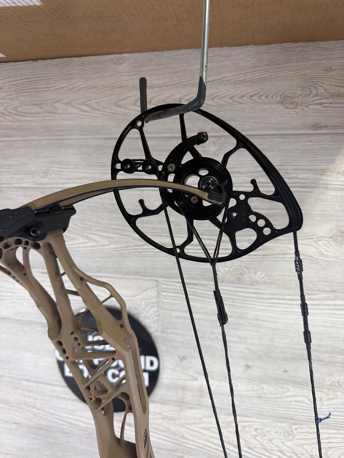 Mathews Lift 29.5 Left Handed Earth, Limb Legs exo Earth, And Mathews Axcel 5 pin sight