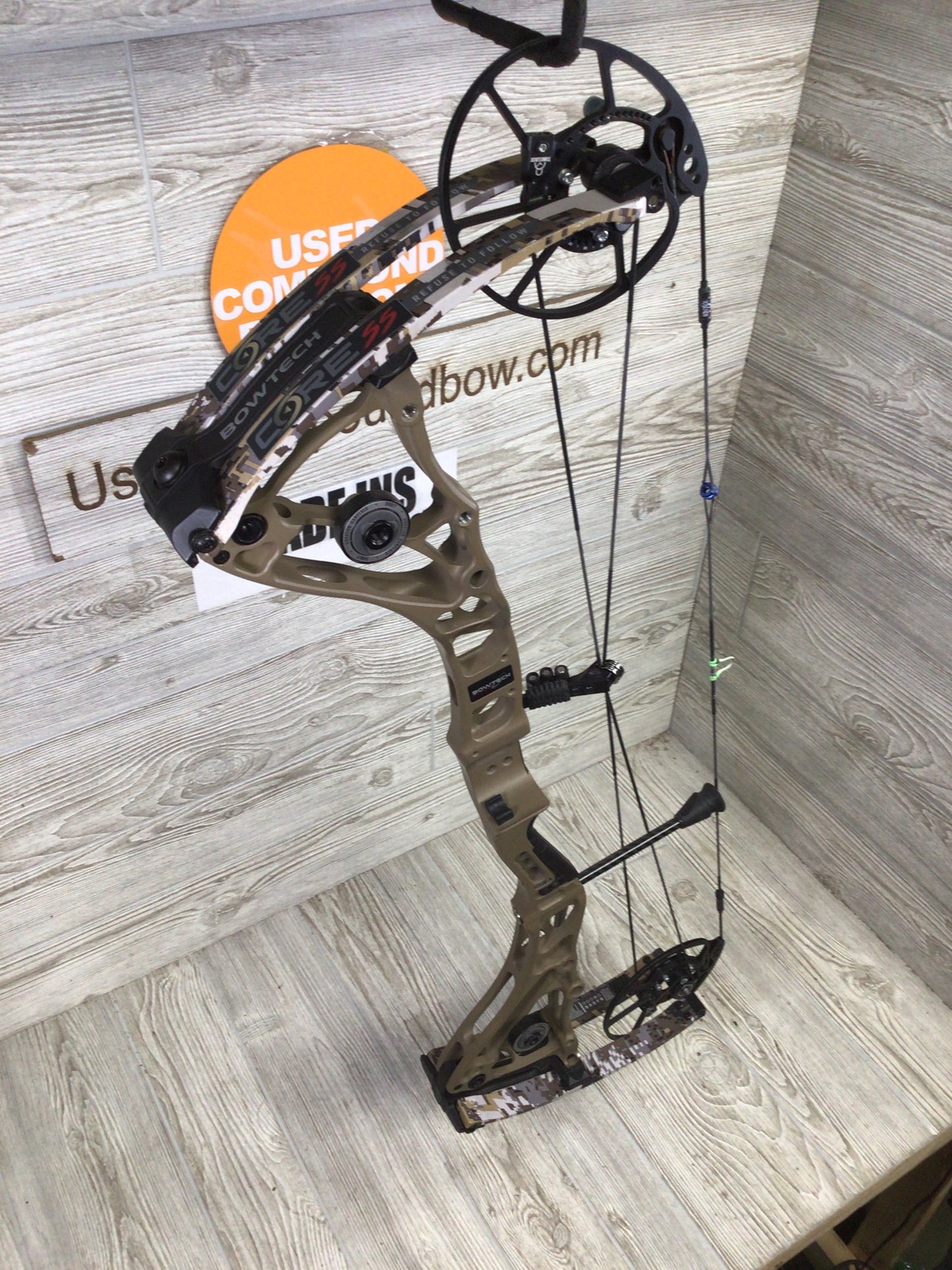 Bowtech Core SS 60-70# Flat Dark Earth/ Elevated 2 limbs 60-70#