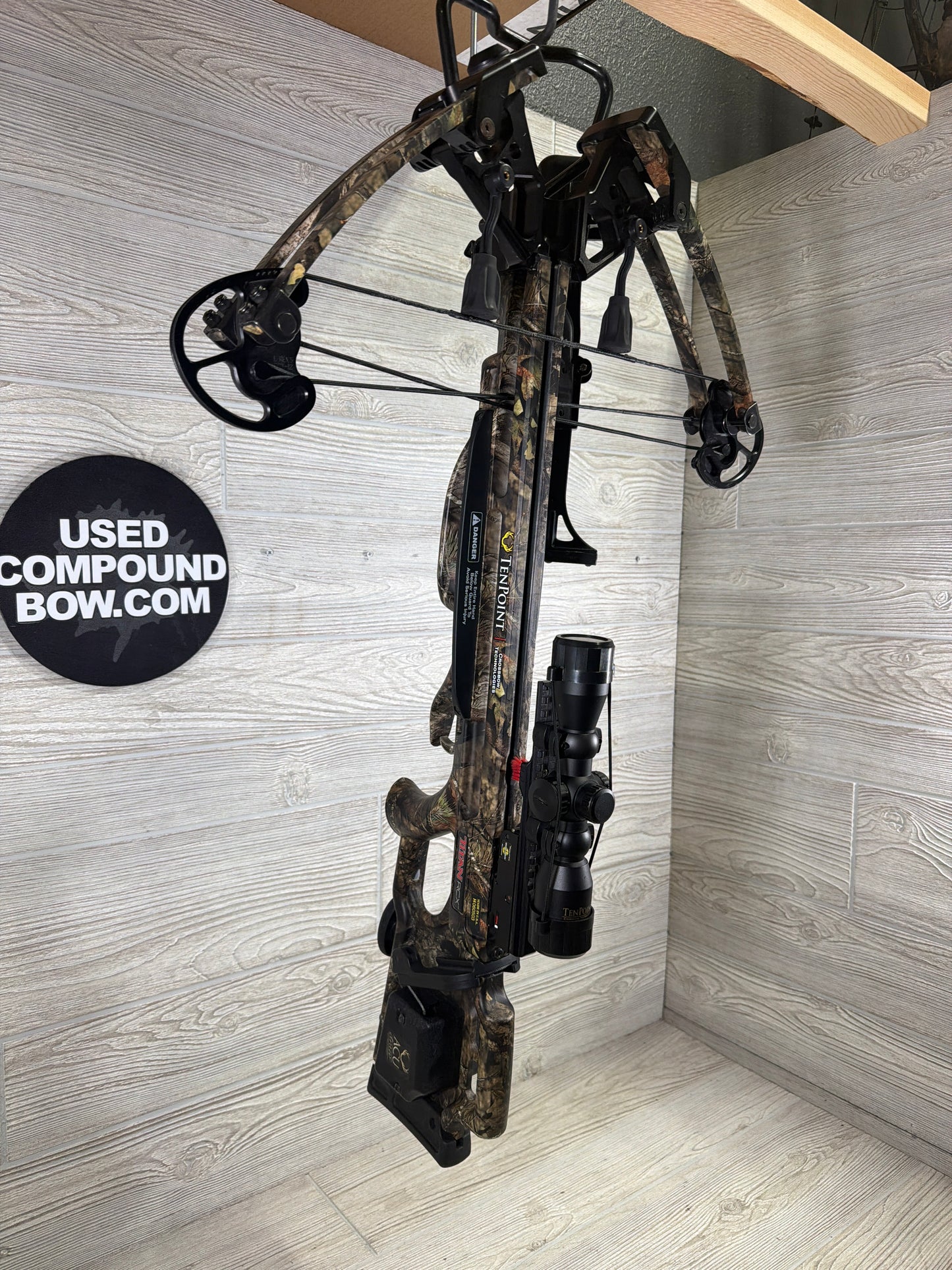 Used Tenpoint Titan RCX Crossbow w/ Acuslide