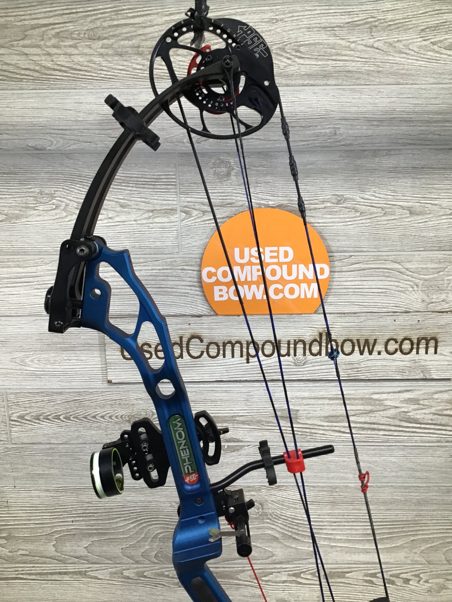 PSE Phenom SD Target Bow Package 60 lb max