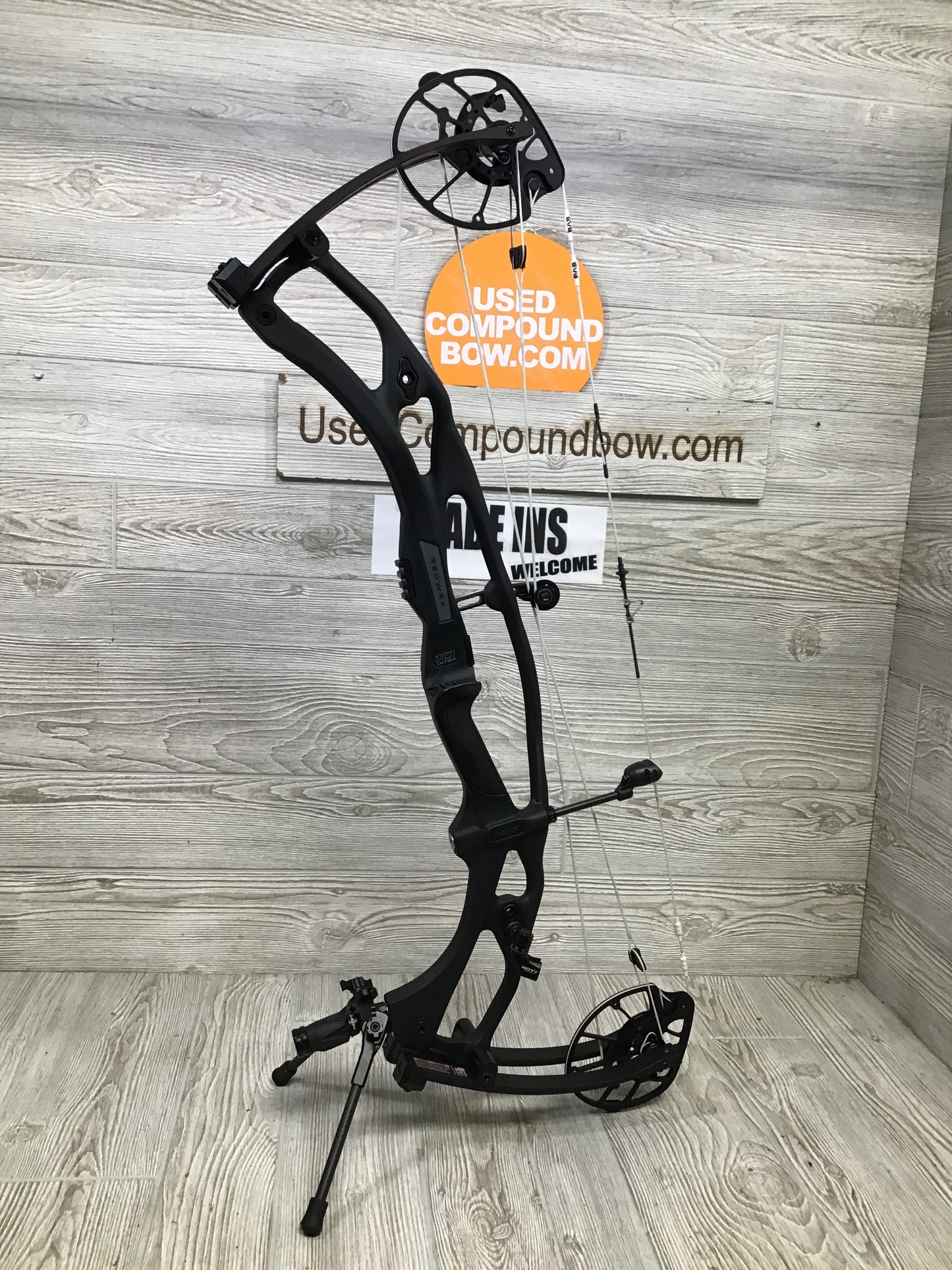 Hoyt RX-10 RH Black with Topo Limbs 65-75 lbs