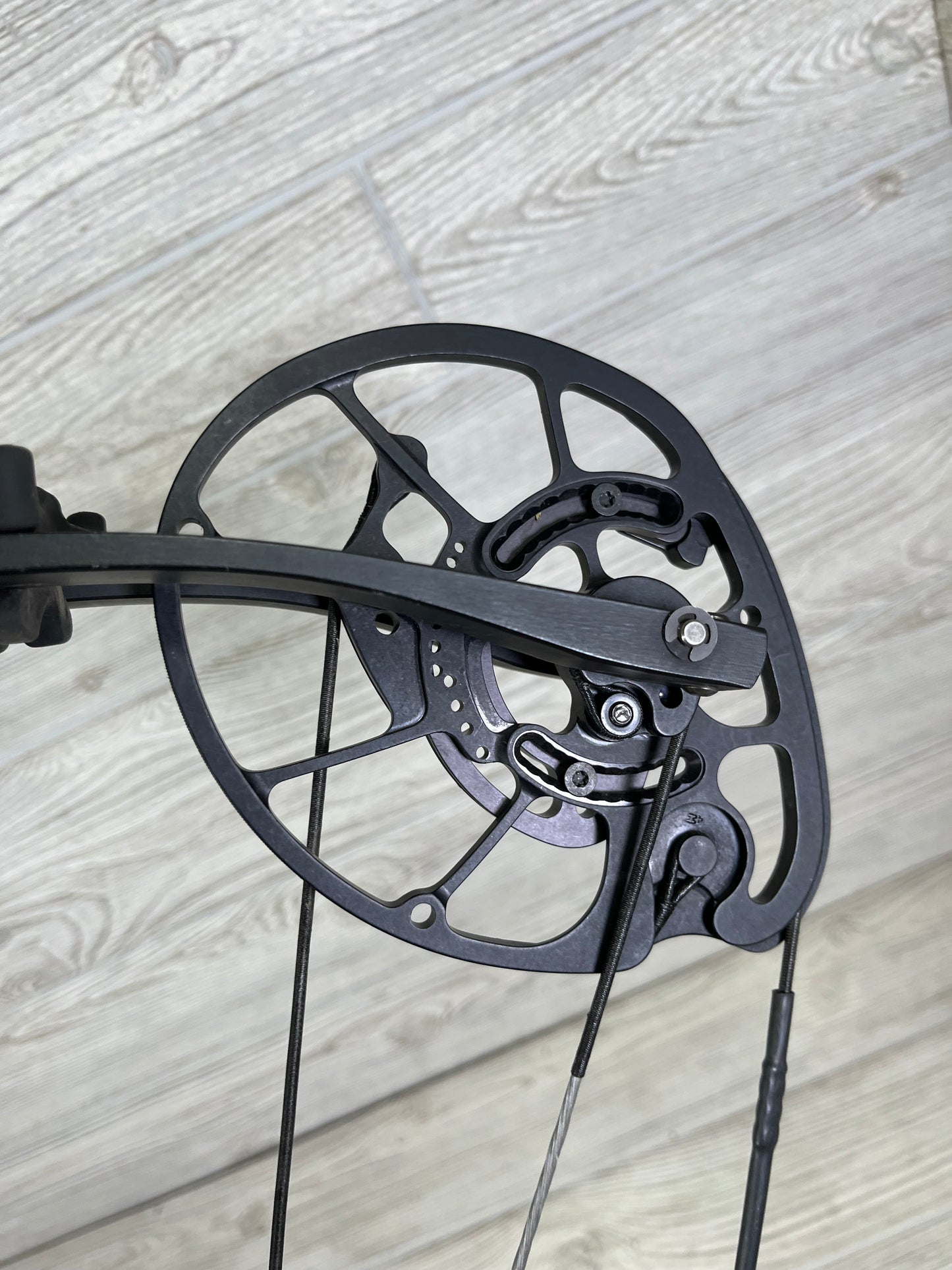 Hoyt RX-7 RH Black 70lbs 25-30" Bow Only