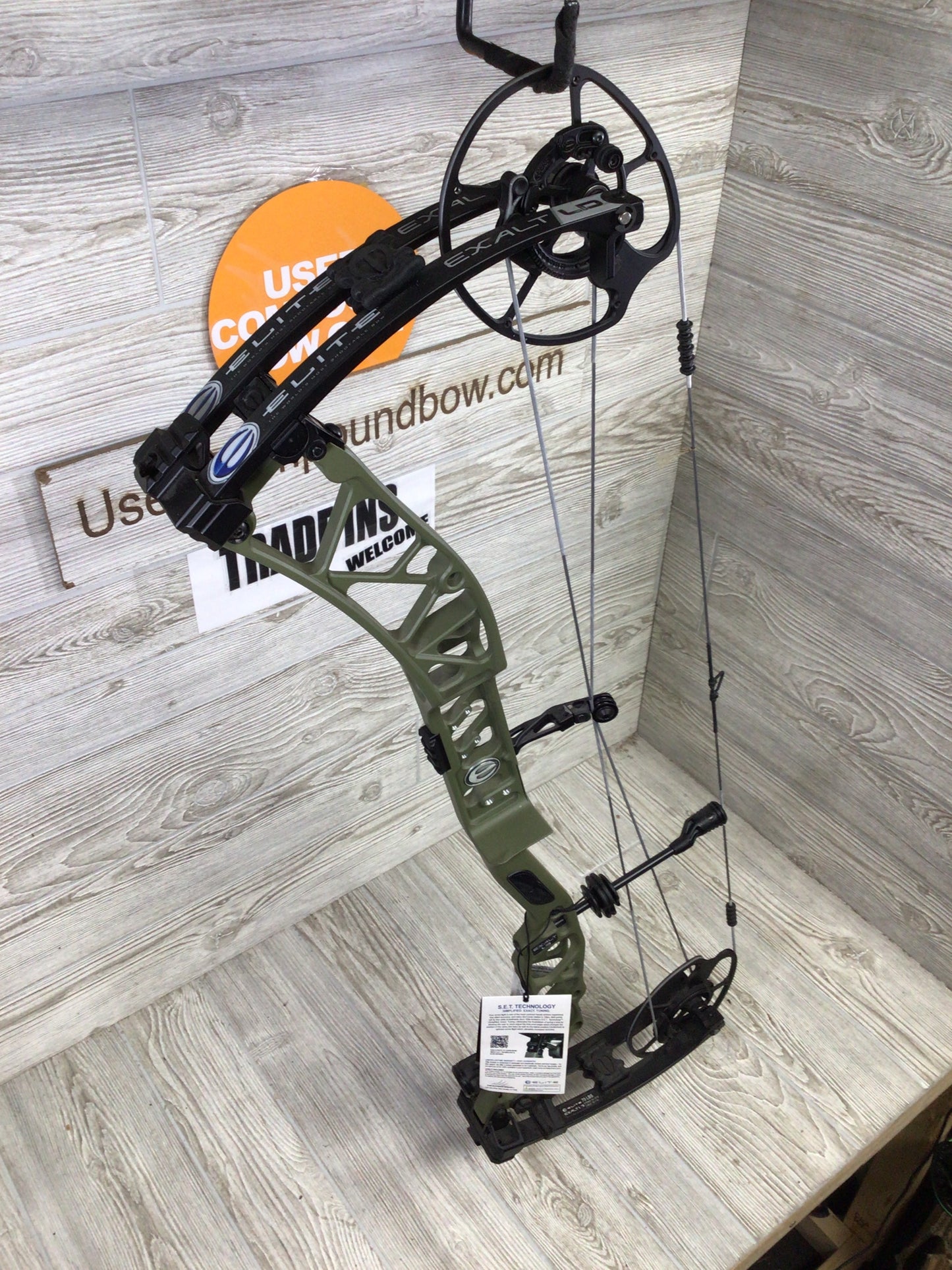 Elite Exalt LD OD Green Right Hand Bow 26.5-32" 60-70