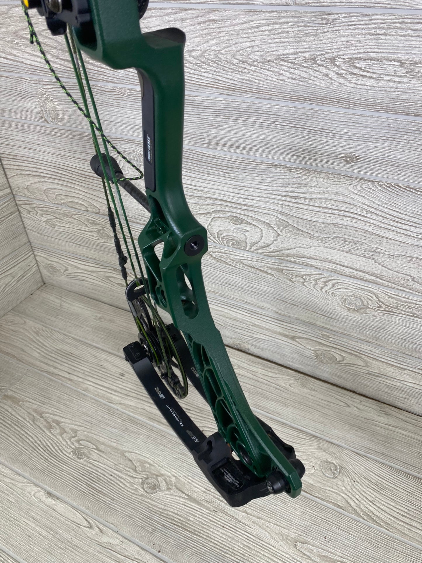 Used Mathews V3 31 Right Hand Green Black Limbs CUSTOM!