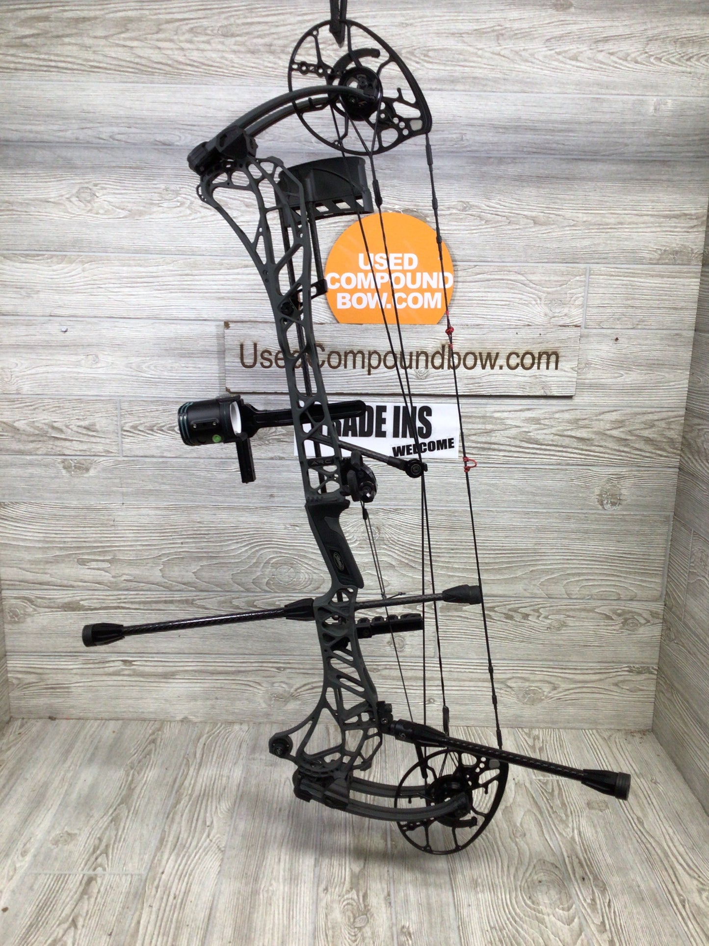 Used Mathews ARC 34 Right Handed Shale 28.5"/75# LOADED PACKAGE