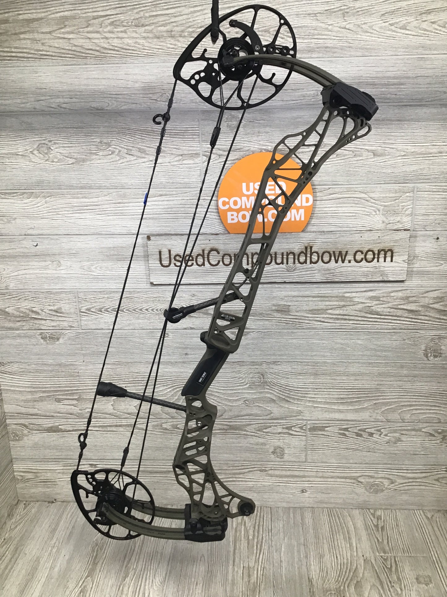 Used Mathews Lift X 29.5 Right Hand Ambush Green 26.5"/70#