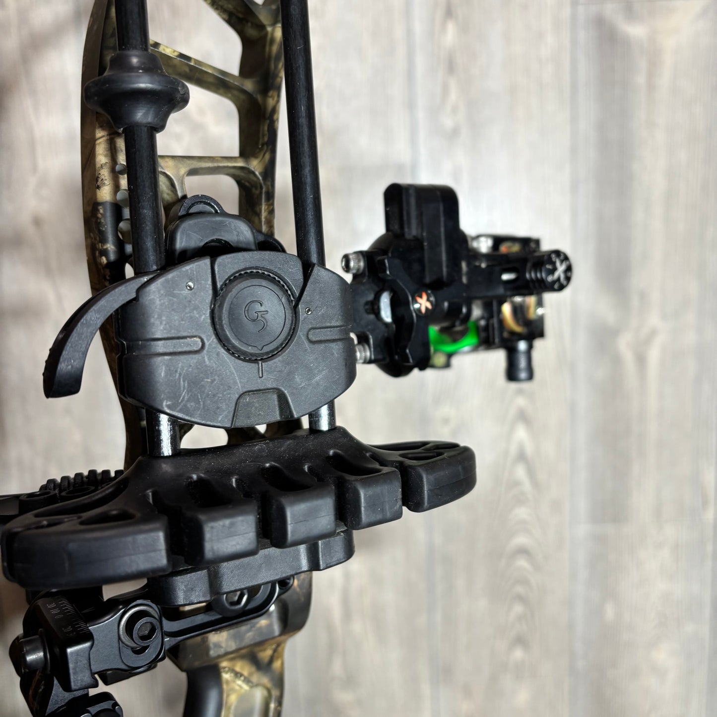 Used Bowtech Solution Mossy Oak 70lb Package RH