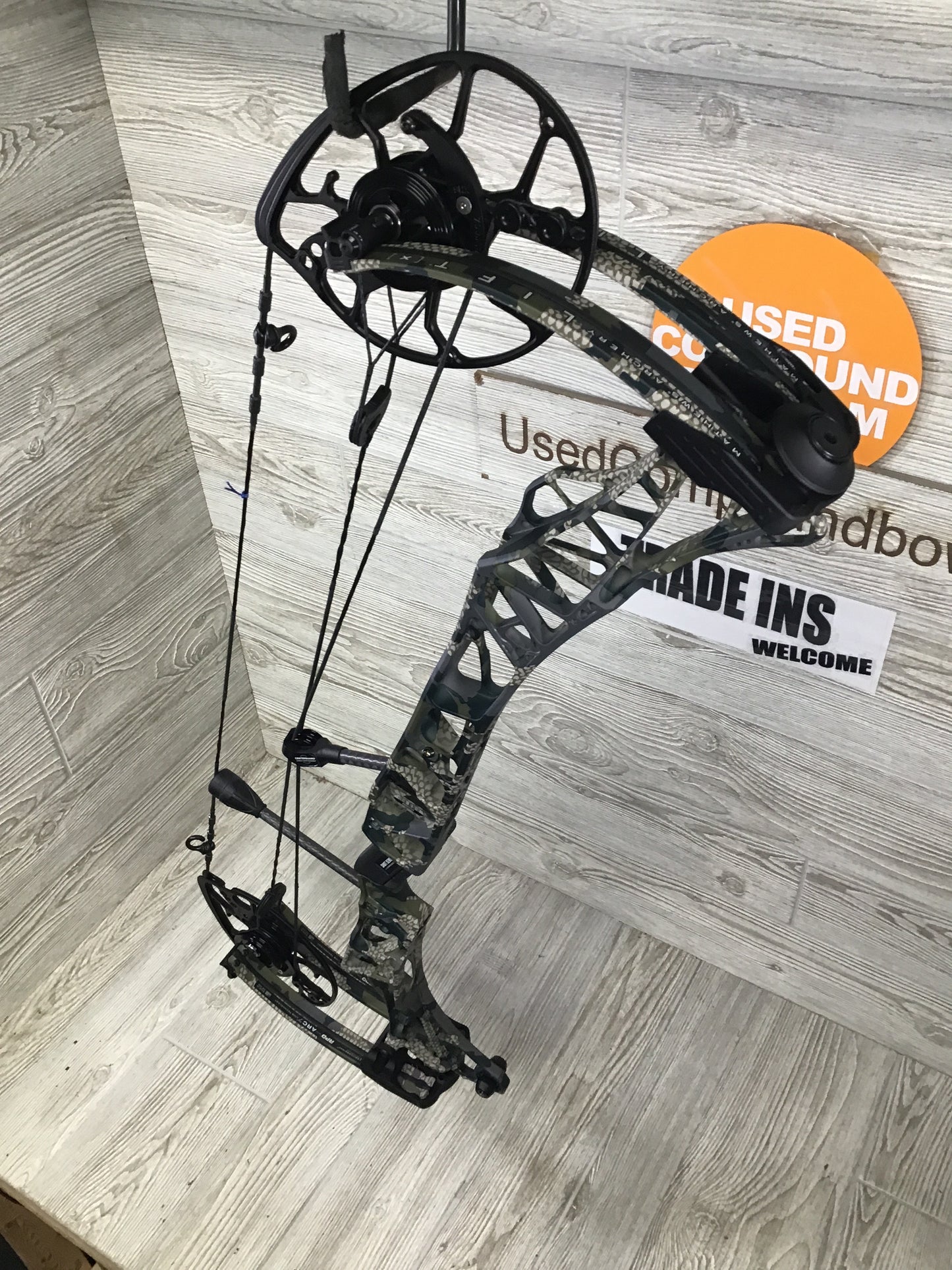 Used Mathews Lift X 29.5 Right Hand Kuiu Verde 27.5"/70#