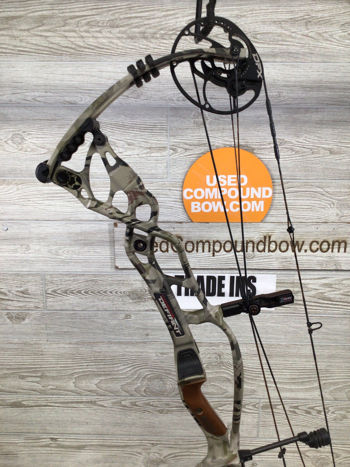 Hoyt Carbon Defiant 34 Right Handed Cam UA Ridge Reaper 29"-31" 60-70#