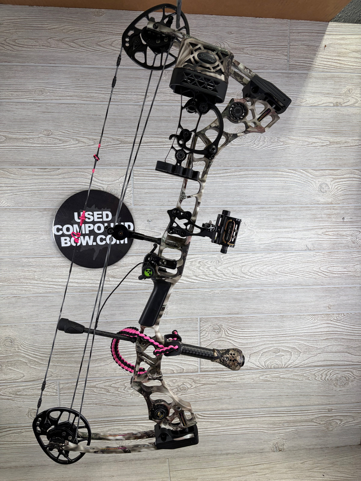 Used Mathews Avail RH Lost XD camo bow package 27" 50#