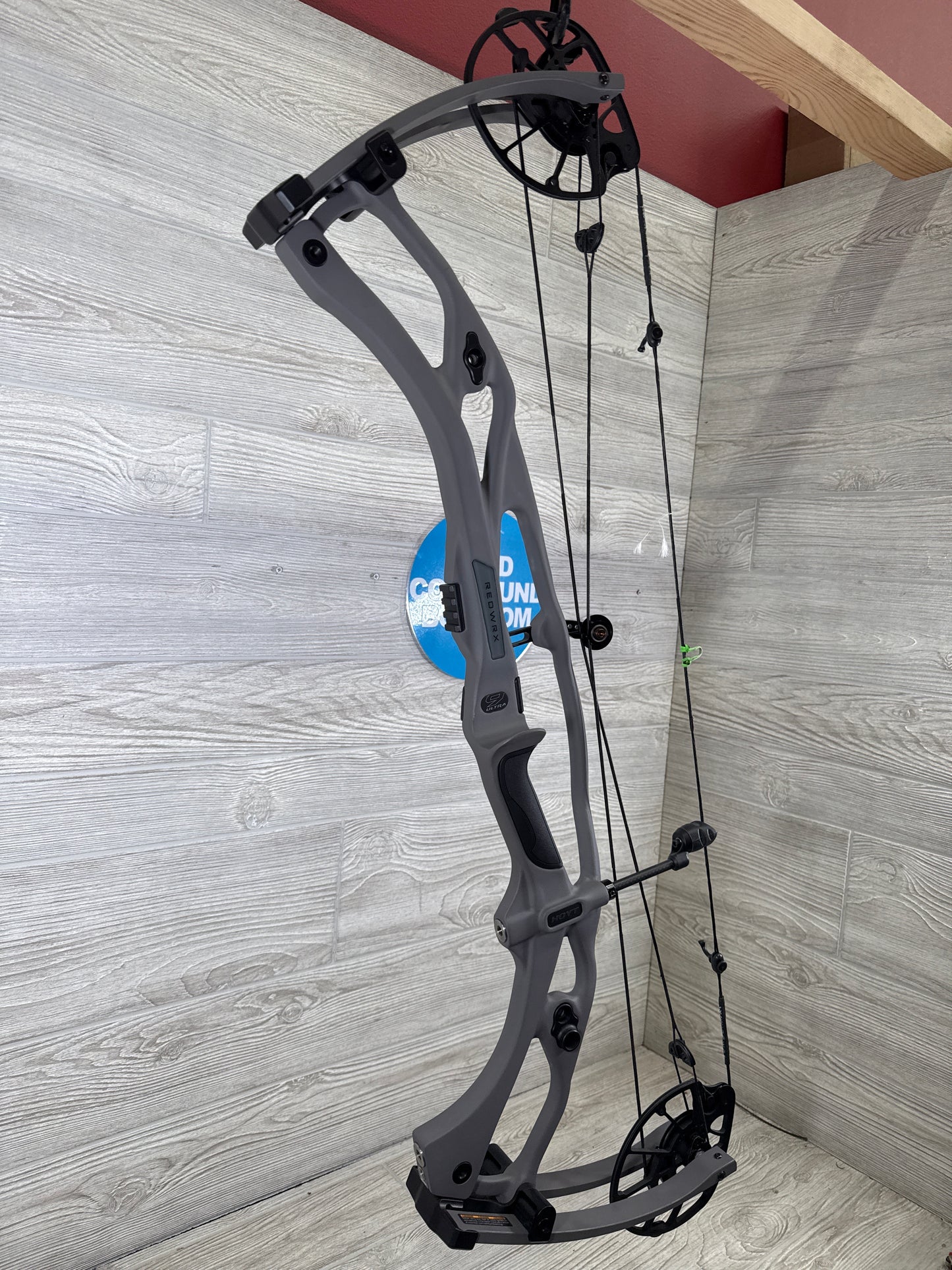 Hoyt RX-9 Ultra Right Handed 60-70# Tombstone 28.5/70