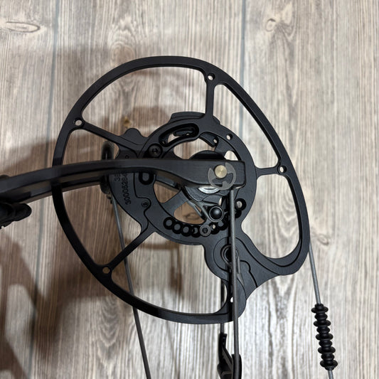 Elite Artus Right Hand Black 60-70# Bow