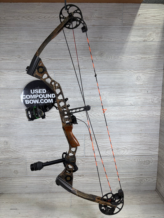 Used Mathews LX 30" 70lb Right Handed Bow Pkg
