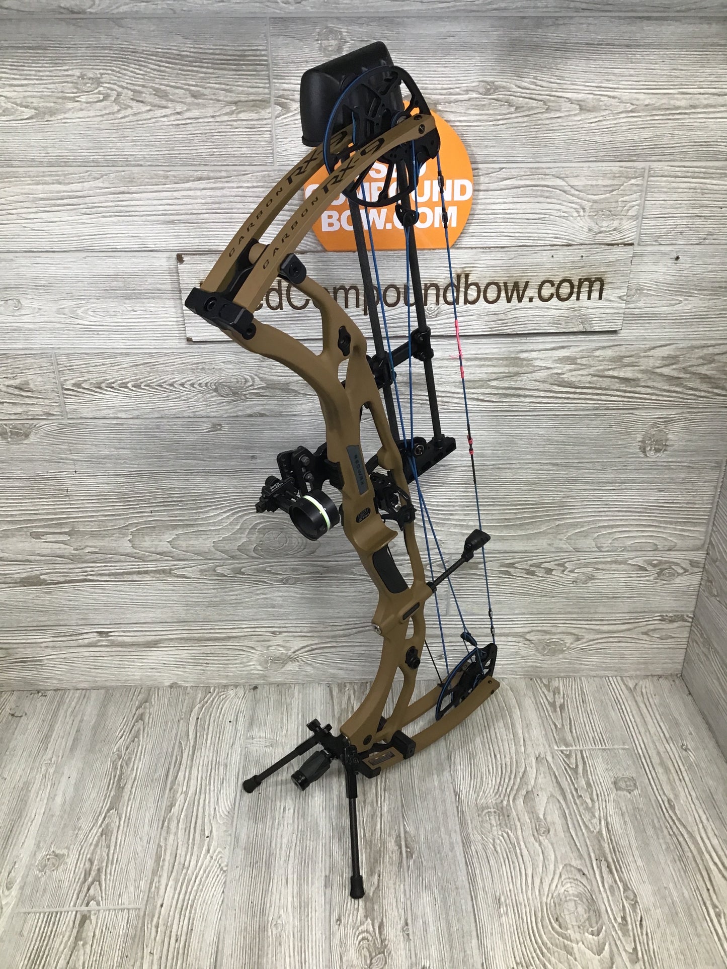 Hoyt RX-9 Ultra RH 60-70# Bourbon 28/70 Package