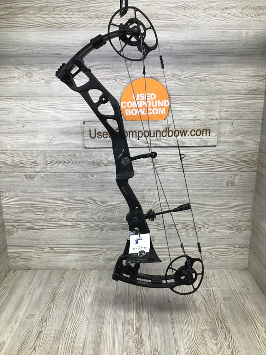 Elite Carbon Eon Black RH 60-70lbs 25.5-31"
