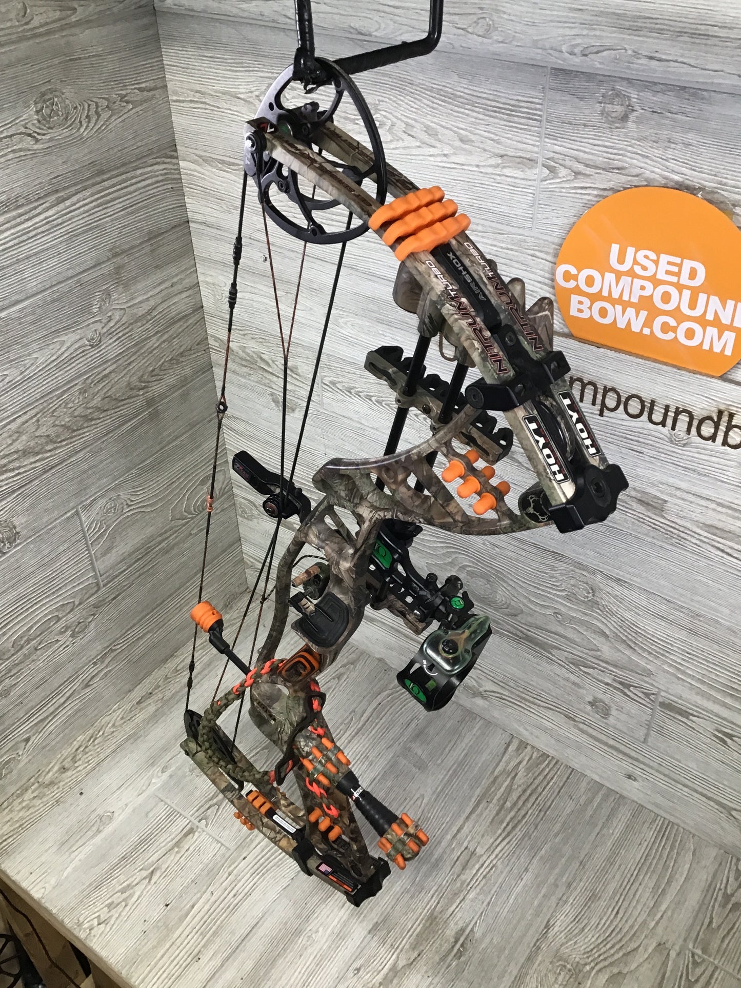 Used Hoyt Nitrum Turbo Left Handed 55-65# 30" PKG