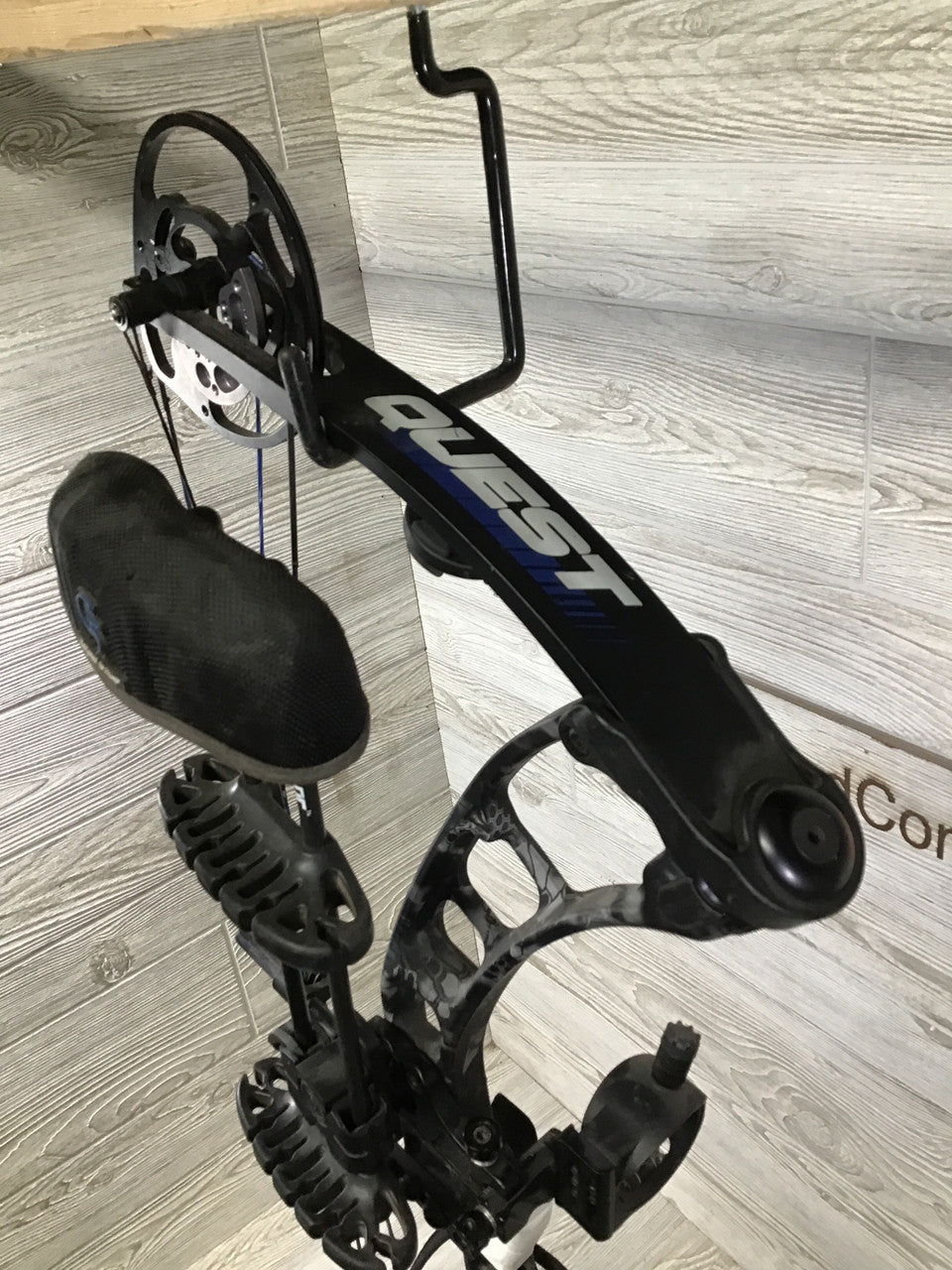 Quest AMP RH 40-70lbs 26.5-31 Package